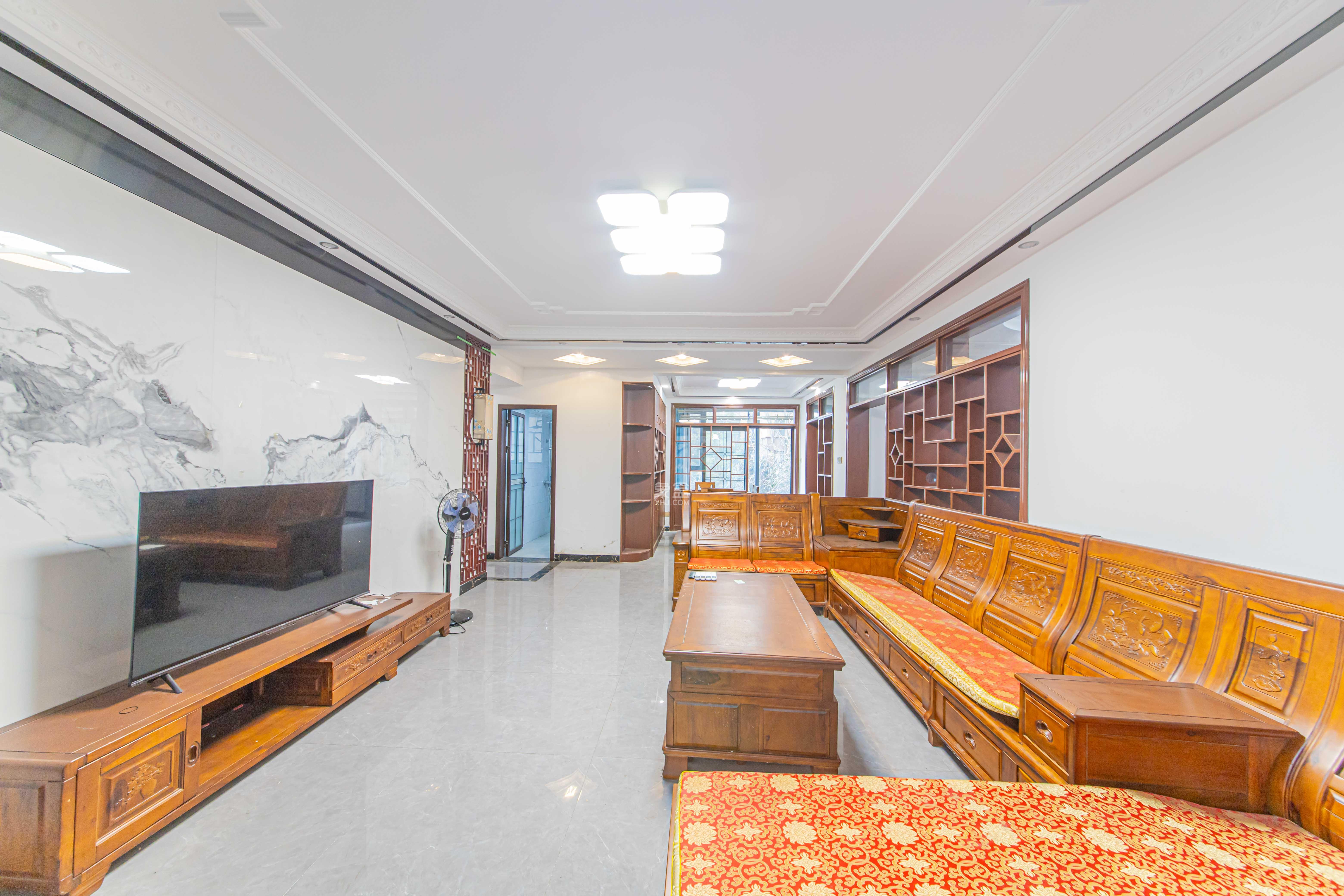 中信凯旋城（中信新城四期）  4室2厅2卫    112.8万