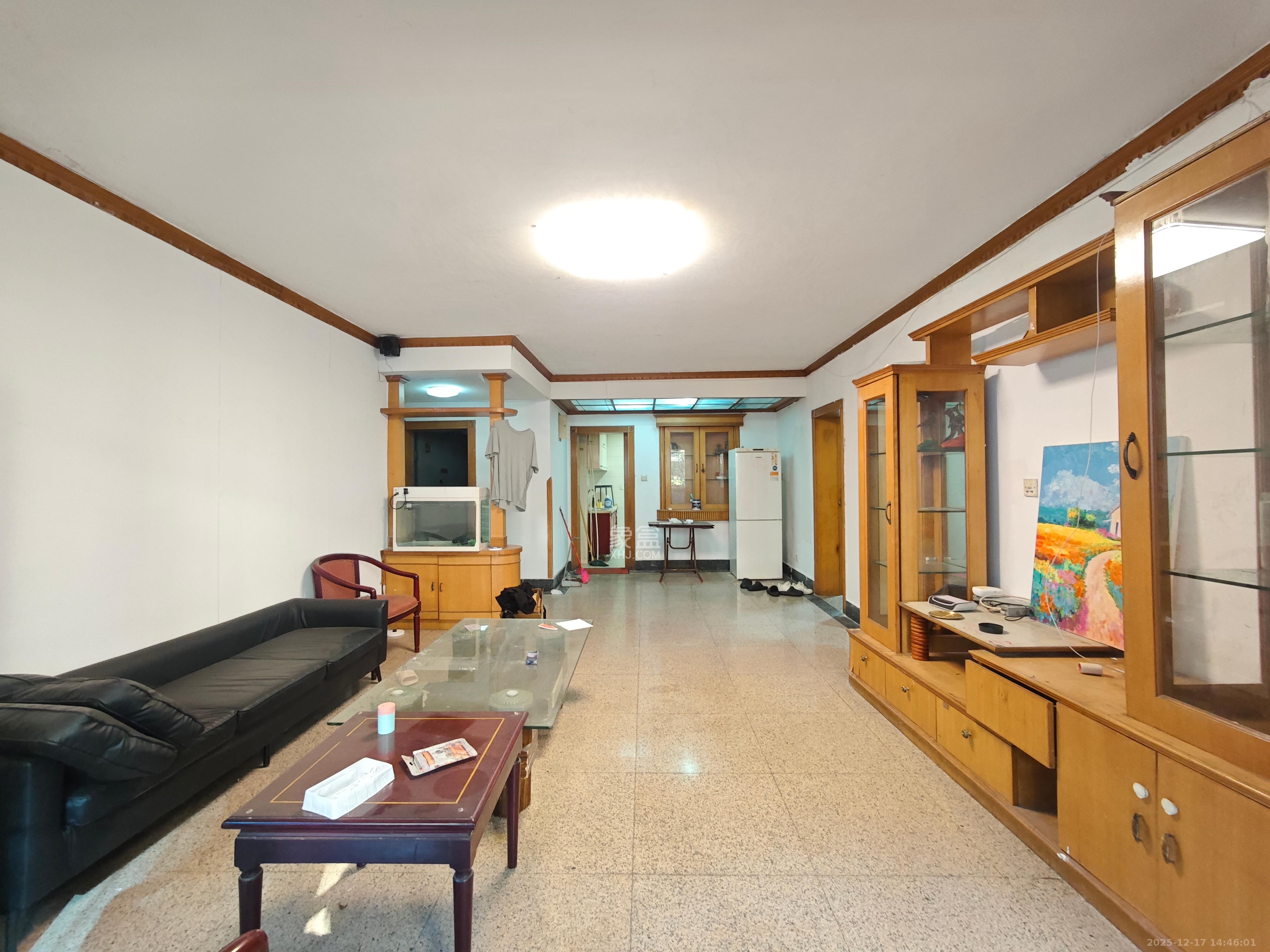 学宫公寓  2室1厅1卫    2000.0元/月