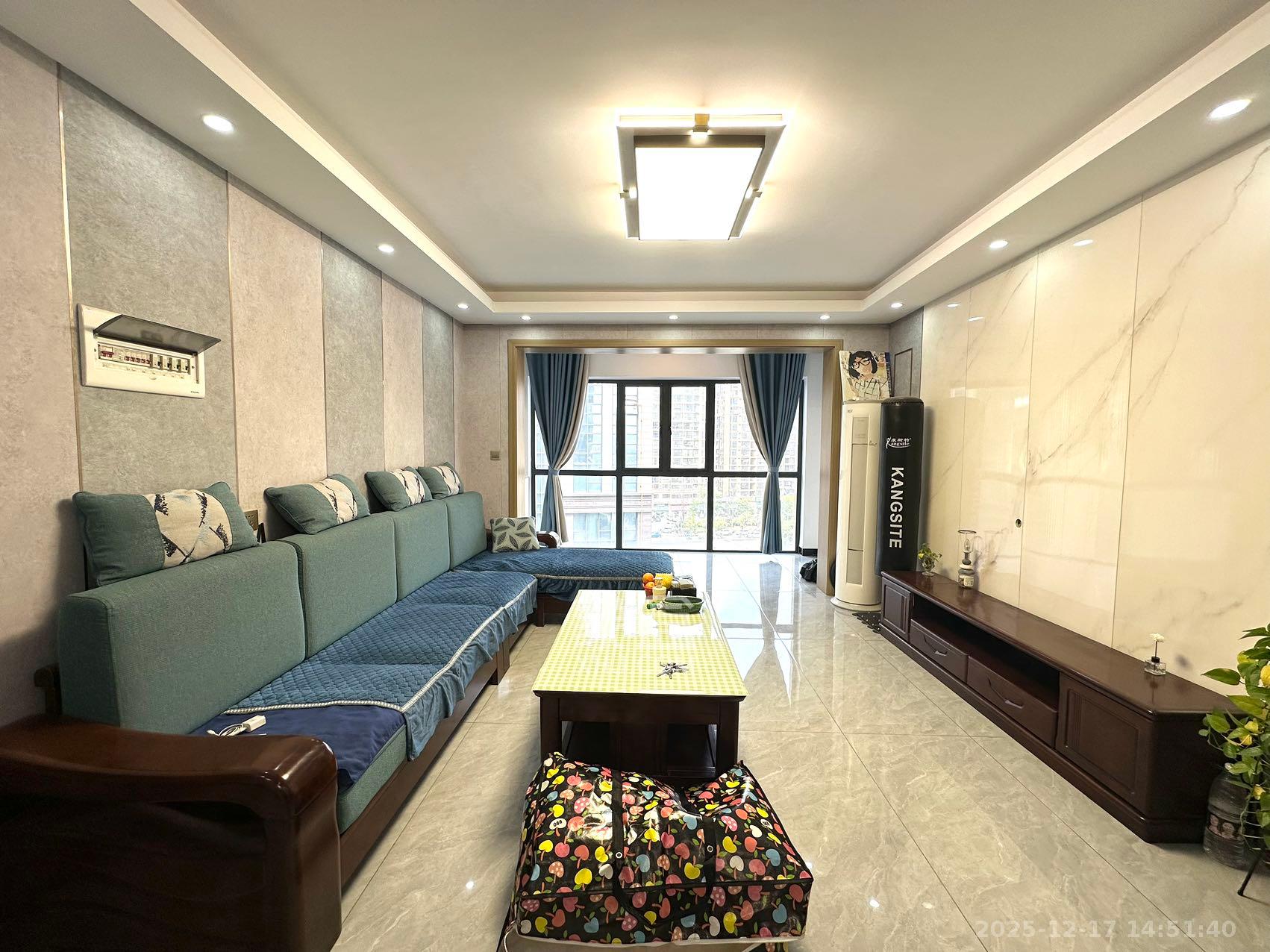 兴和佳苑安置小区  4室2厅1卫    2800.0元/月