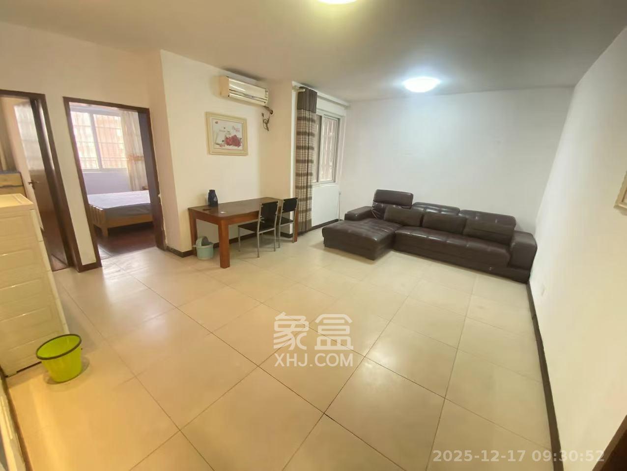 巧克力空间（建鸿达现代大厦）  2室2厅1卫    2000.0元/月