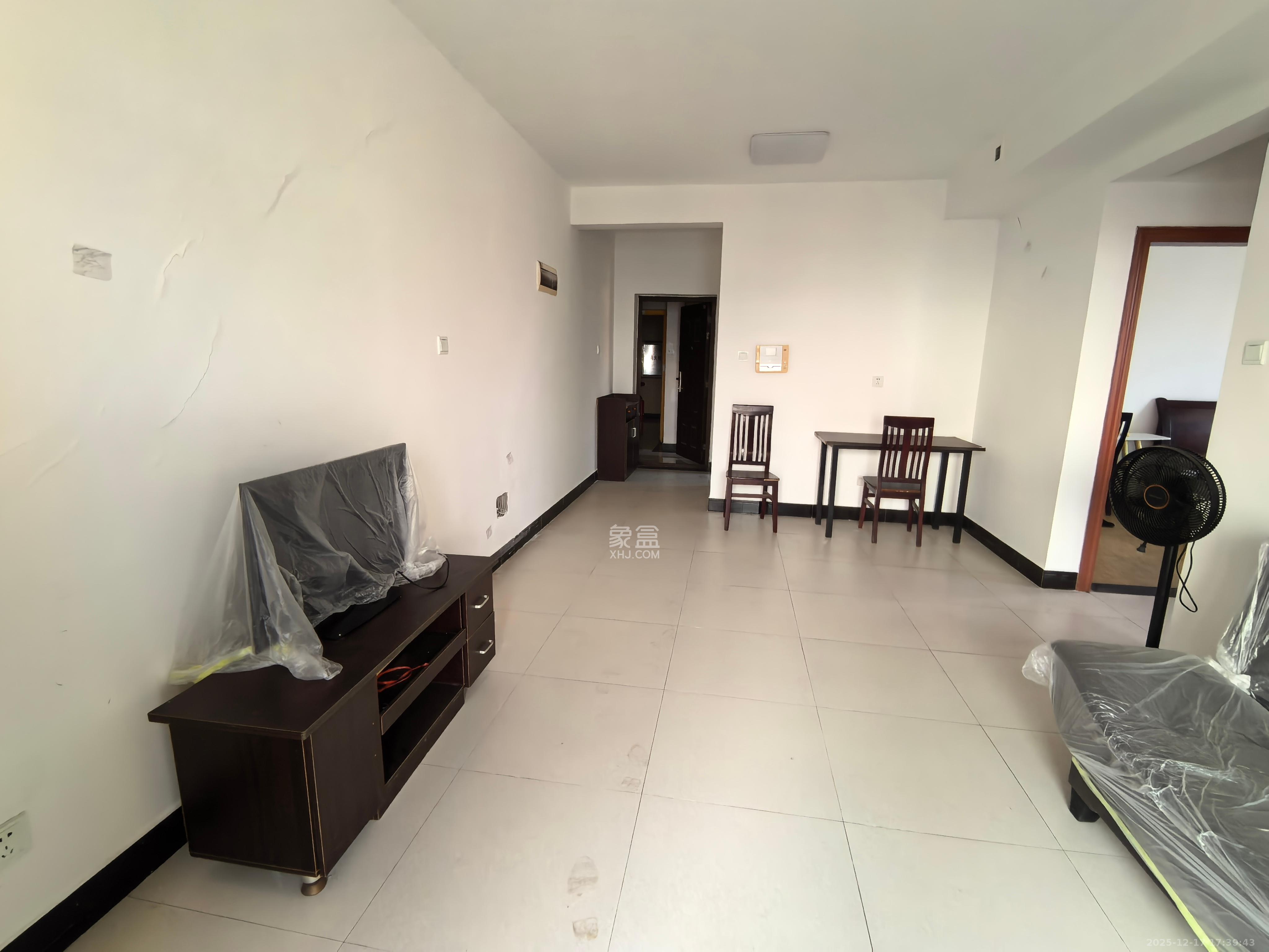 童话里  2室2厅1卫    1800.0元/月