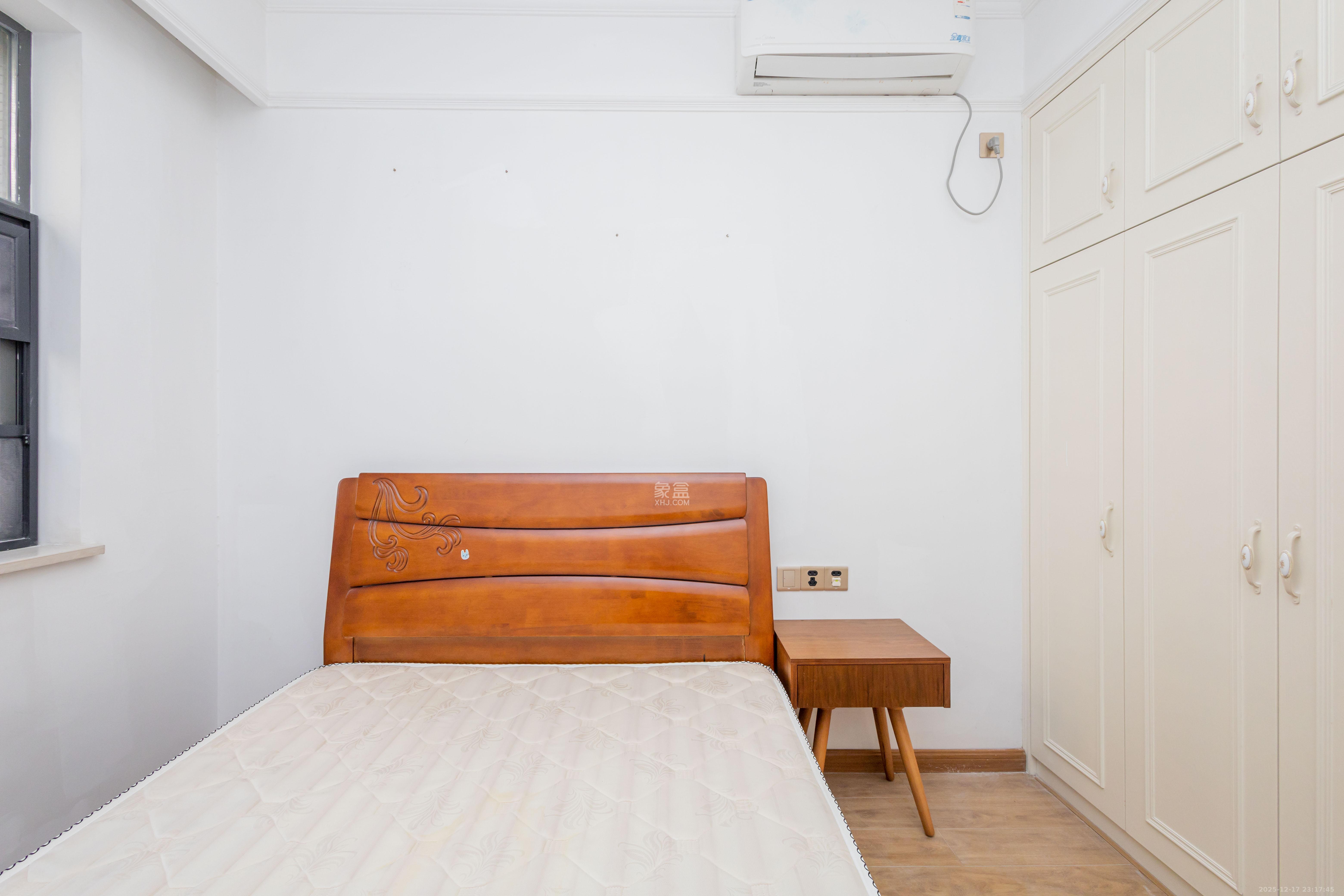 中房瑞致国际  3室2厅2卫    115.0万卧室