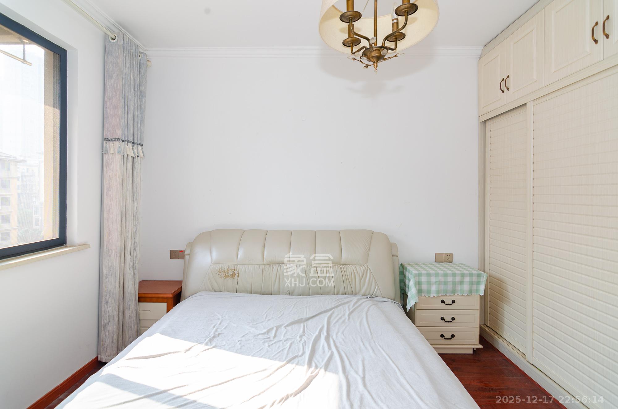 澳海澜庭 3室2厅1卫 52.0万 澳海澜庭 3室2厅1卫 52.0万卧室