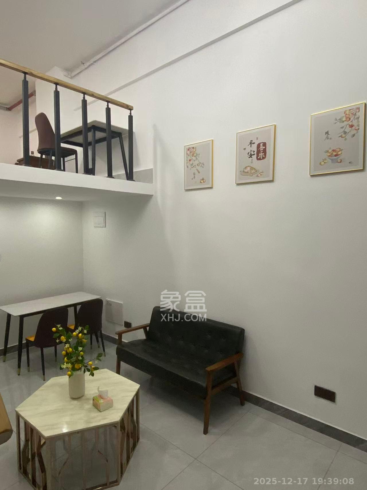 长房时代小镇  1室0厅0卫    1800.0元/月