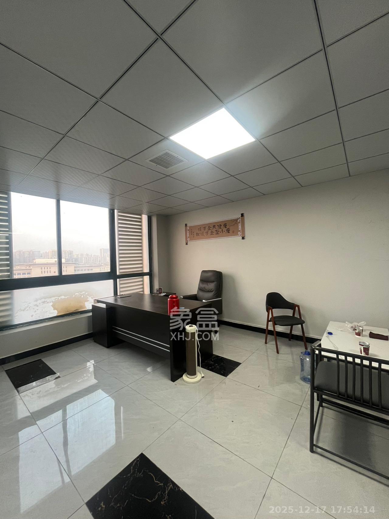 星城荣域   175.0㎡      6800.0元/月室内图