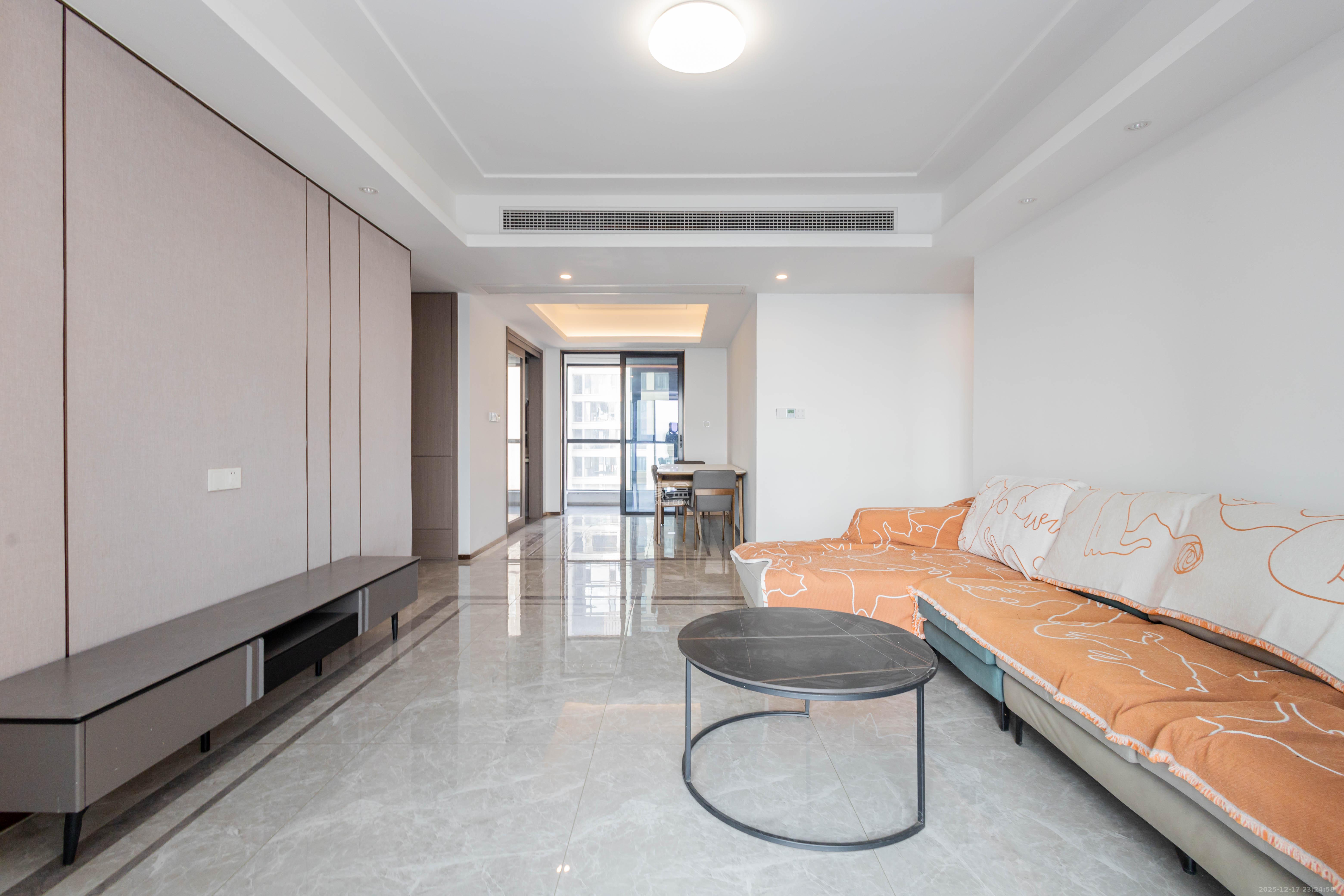 金茂建发观悦  4室2厅2卫    180.0万