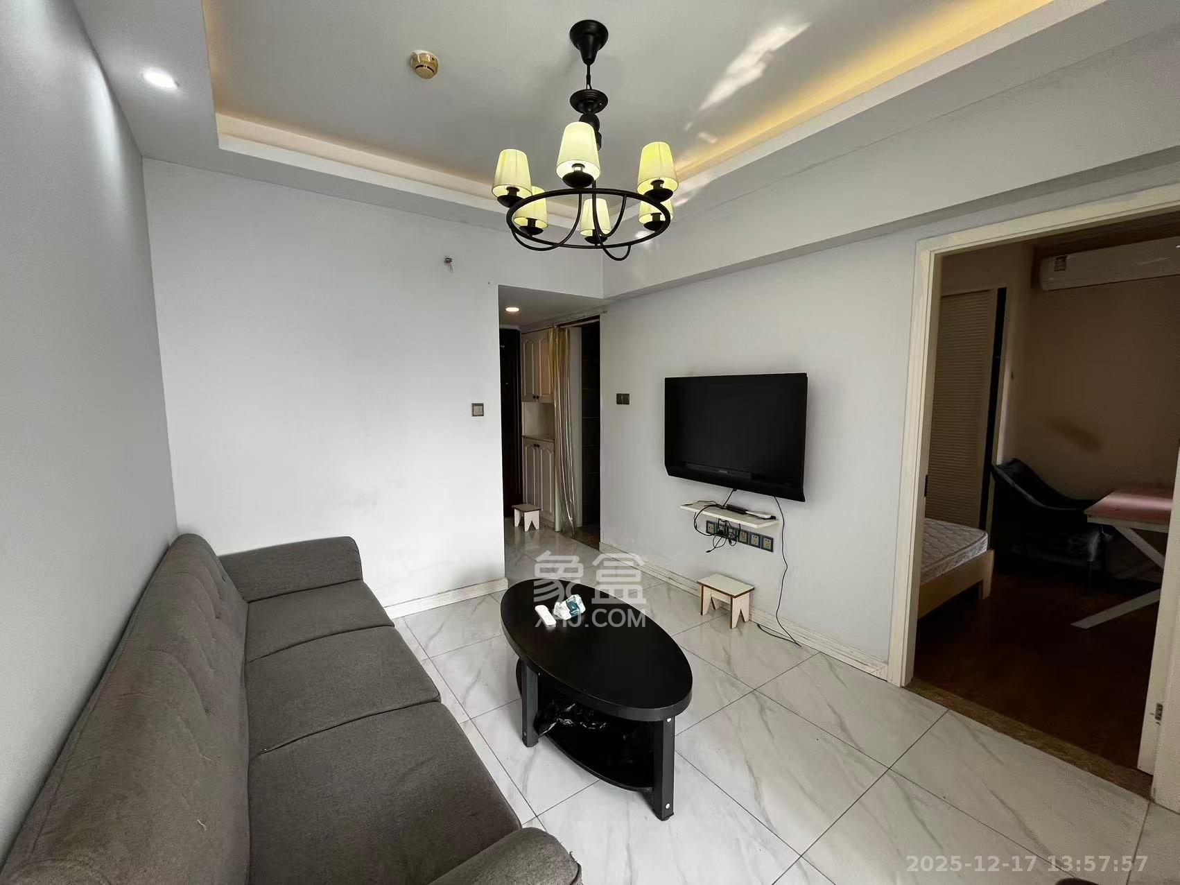 合能洋湖公馆  1室2厅1卫    2000.0元/月