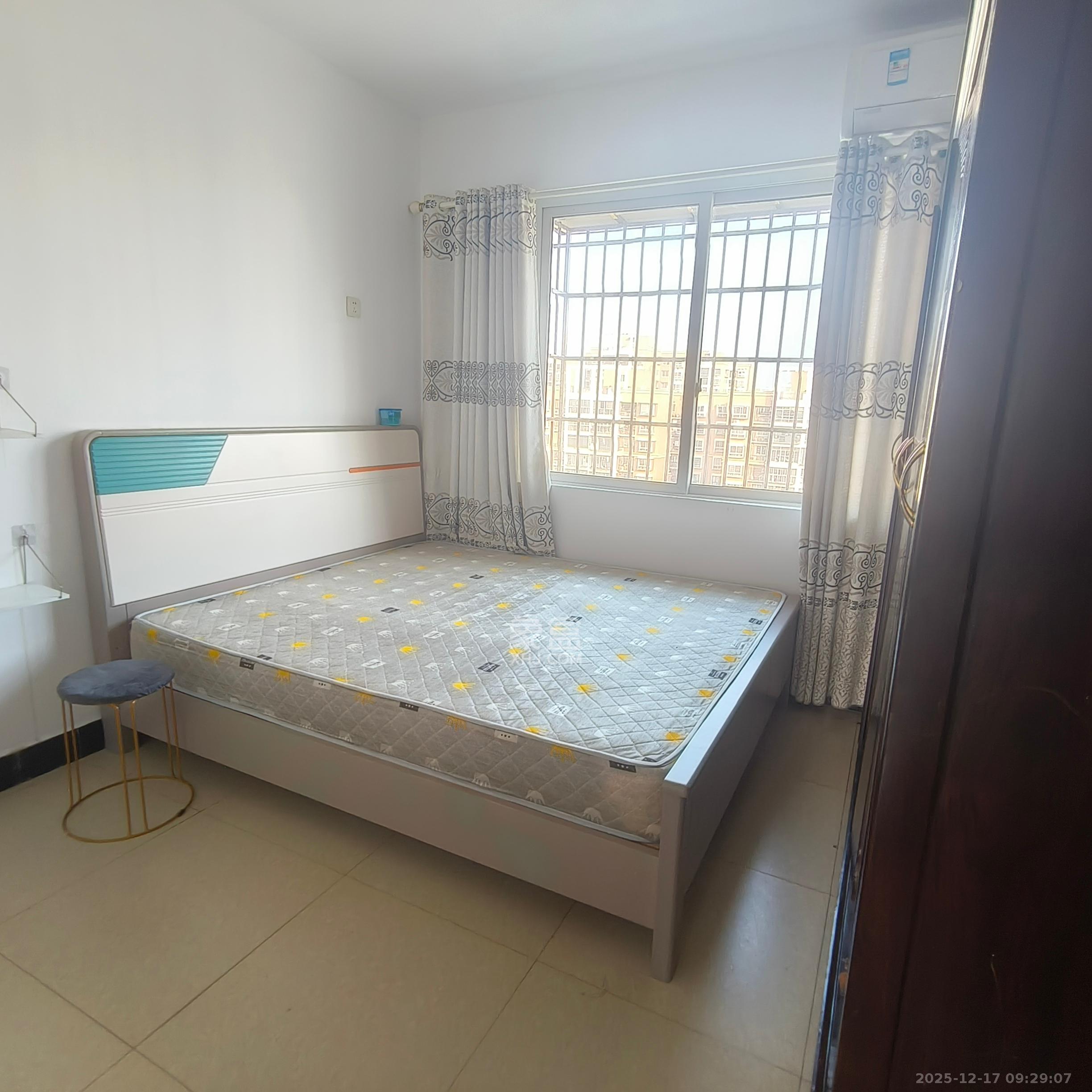 和润园一、二期  3室2厅1卫    1700.0元/月