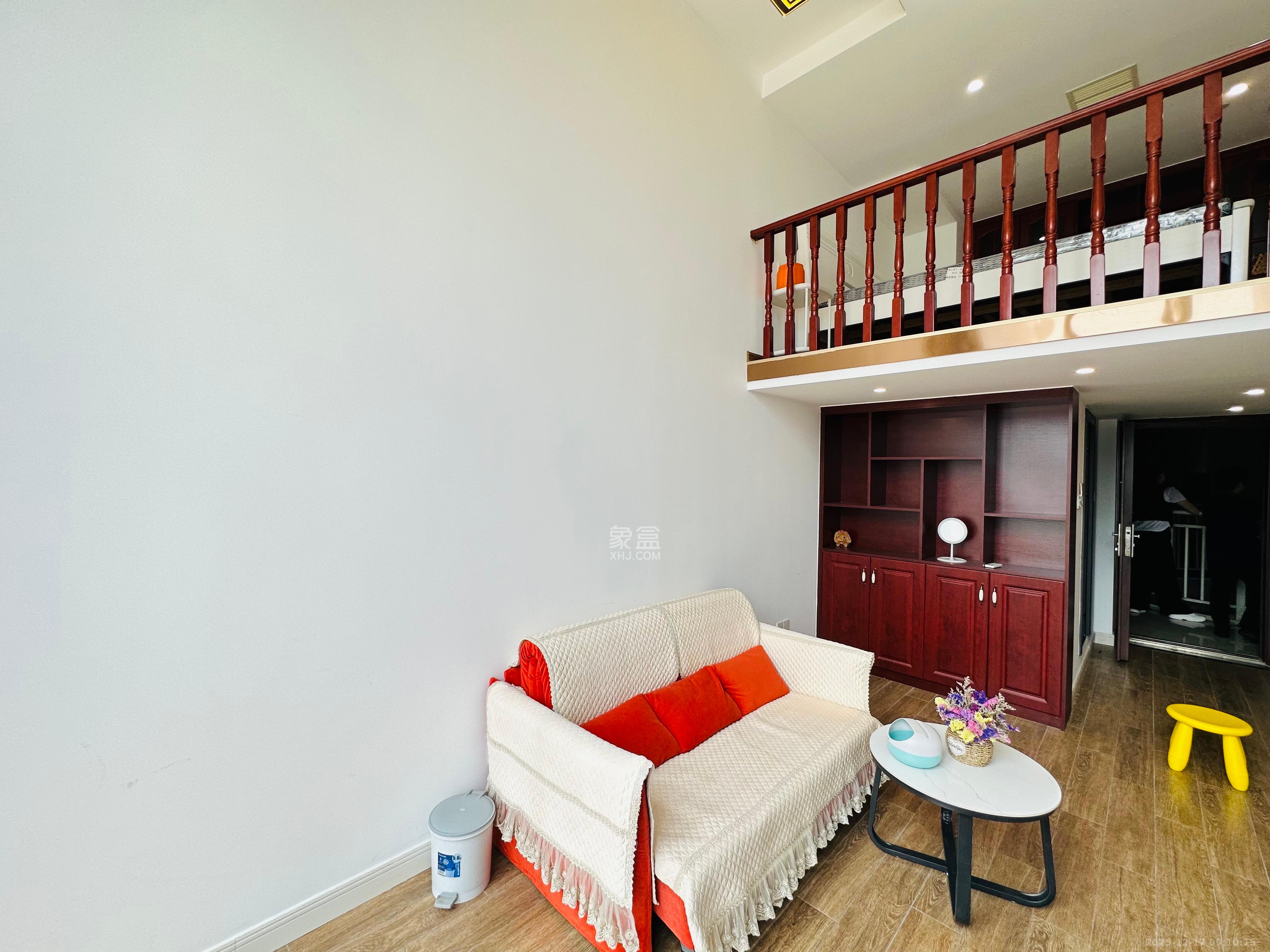 达美美立方  1室1厅1卫    1900.0元/月