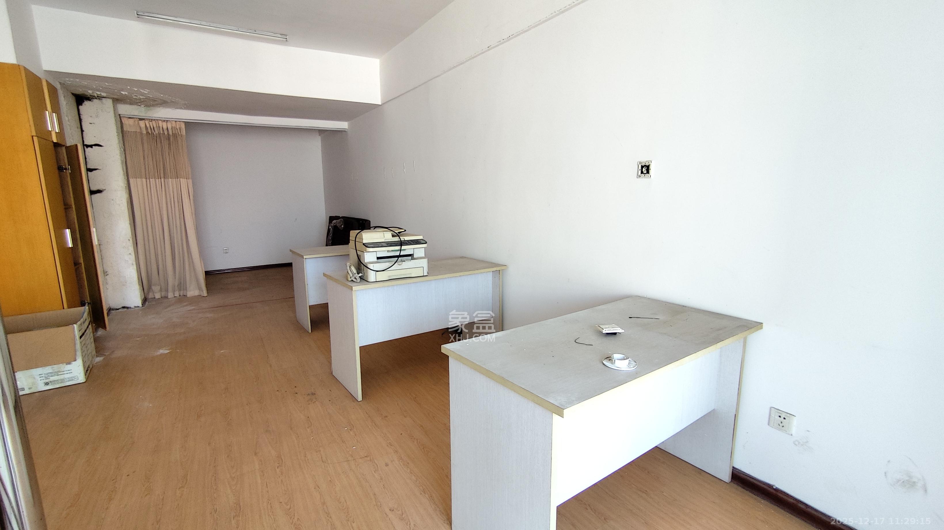 华翼府   71.0㎡      2000.0元/月室内图