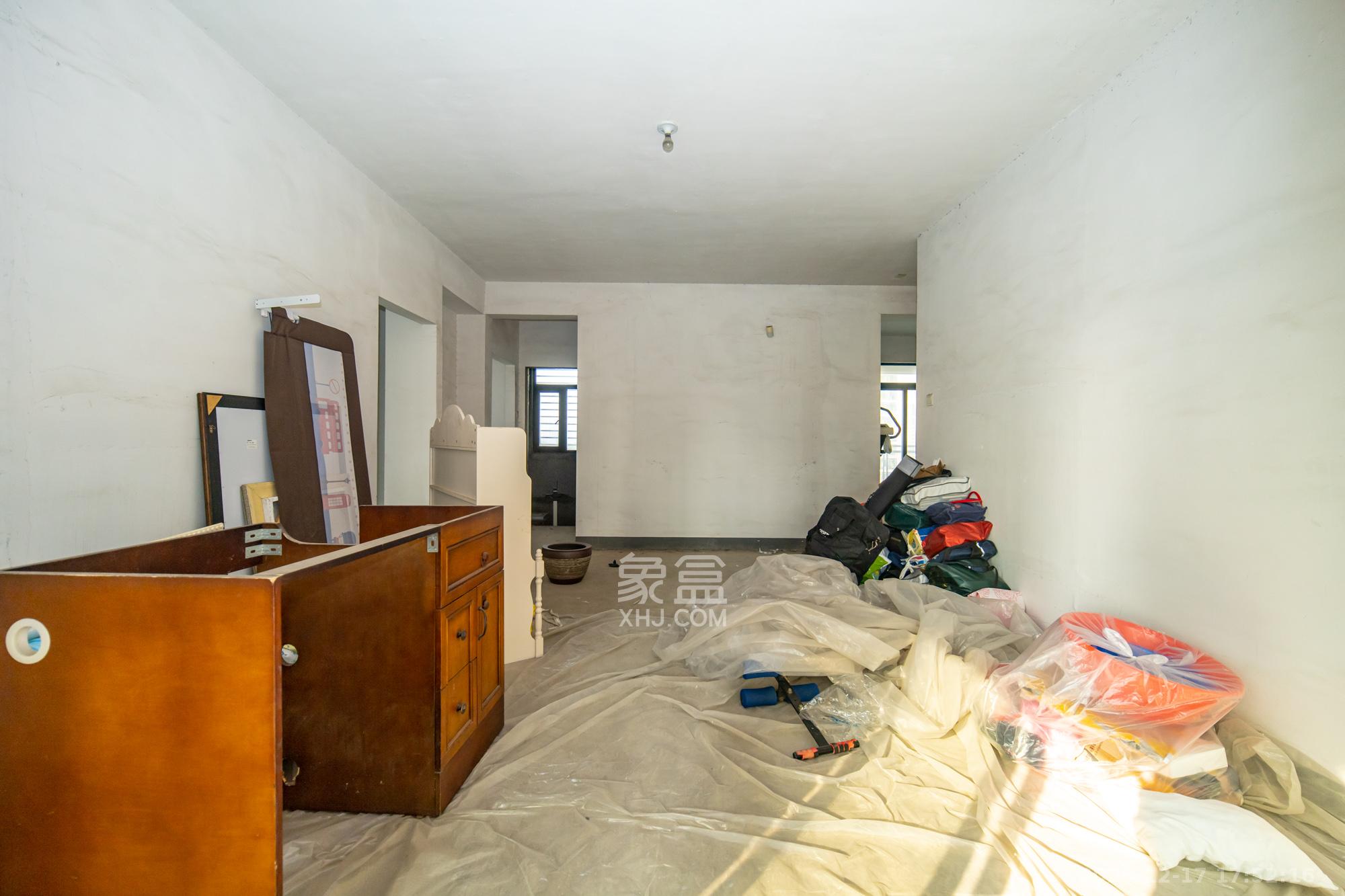 藏珑湖上国际花园高层  3室2厅1卫    138.8万