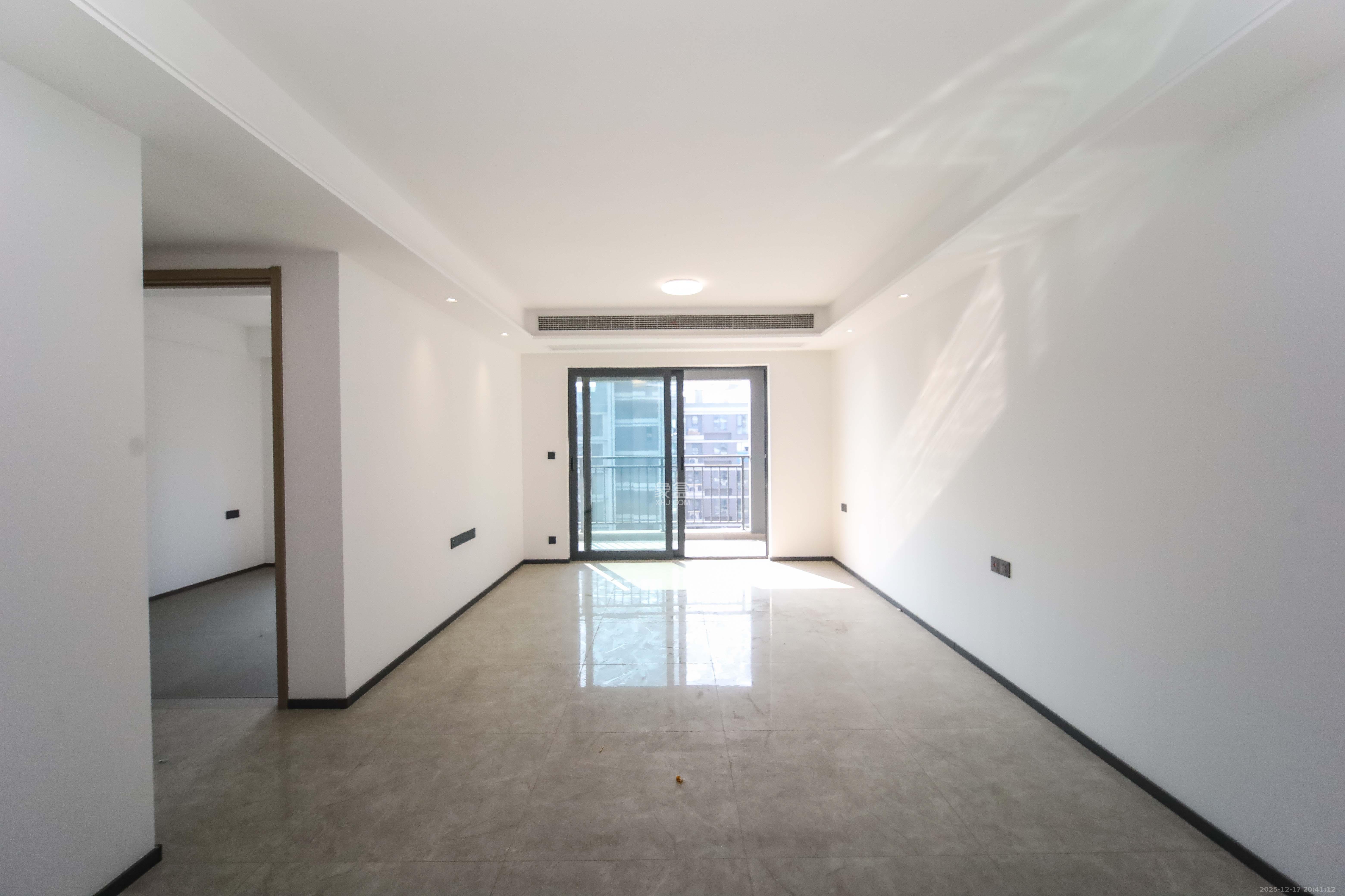 德奥上河城章  3室2厅2卫    165.0万