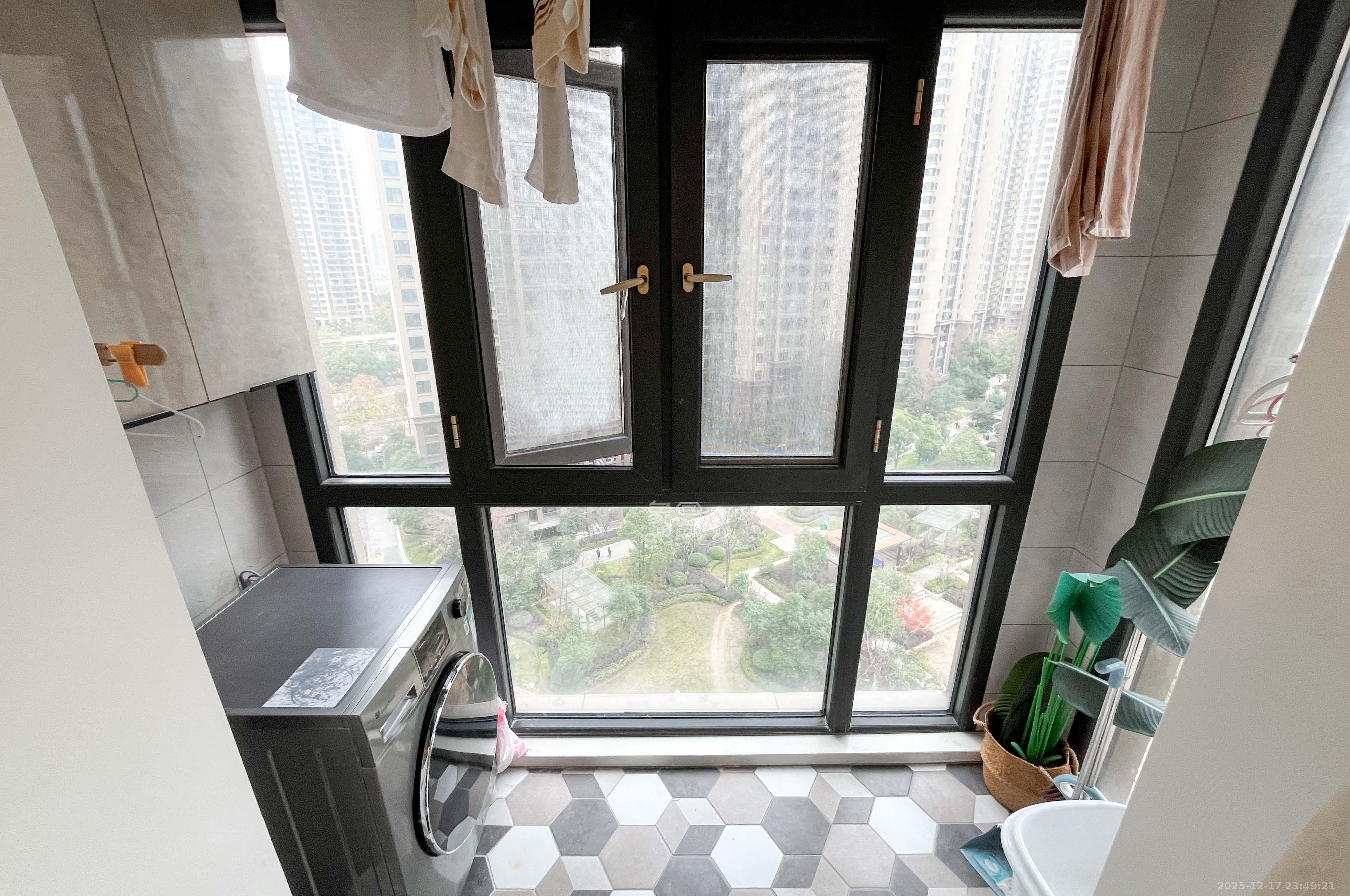 中建梅溪湖中心  4室2厅2卫    192.0万其他