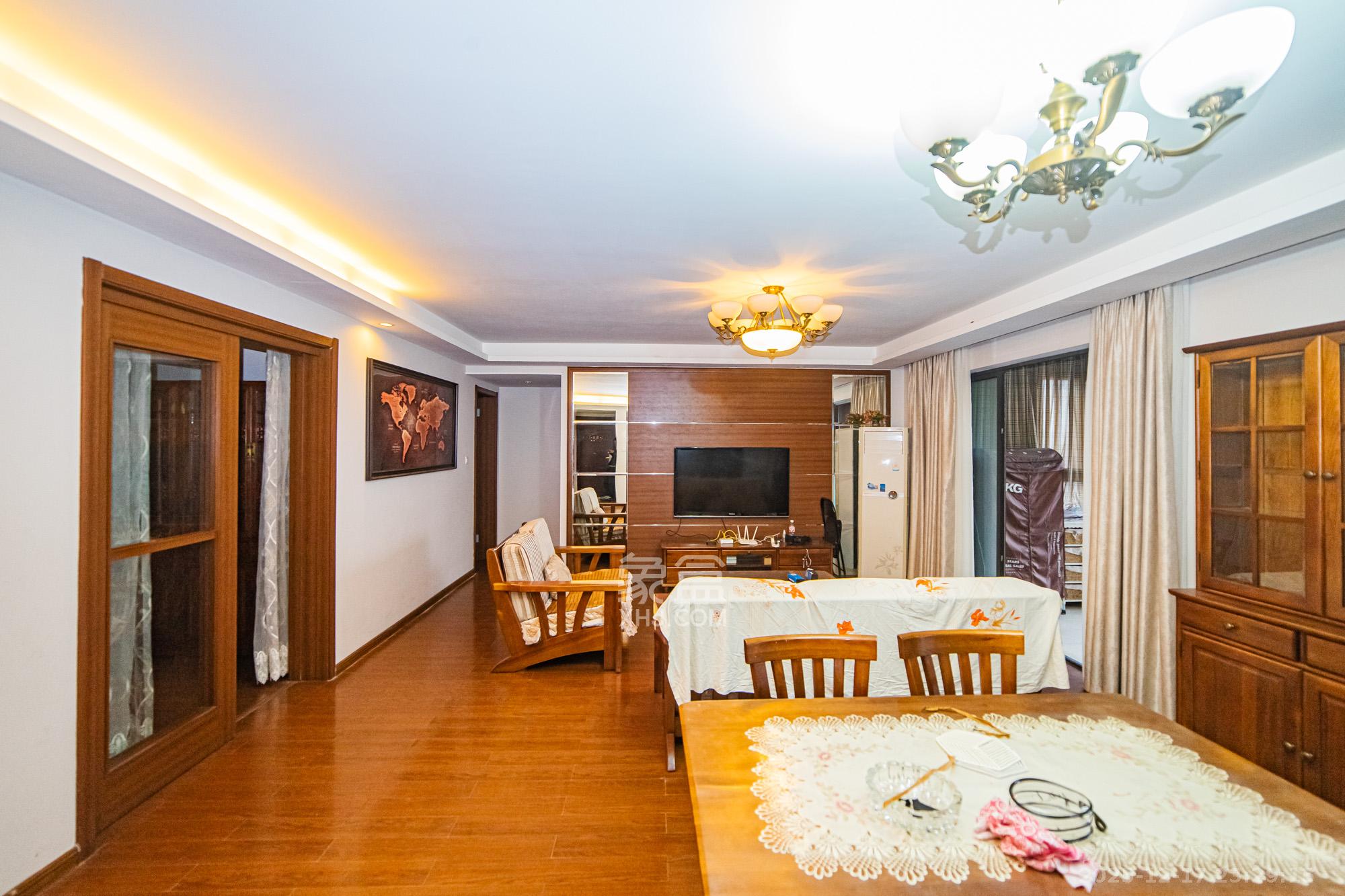 万科城  3室2厅2卫    110.0万