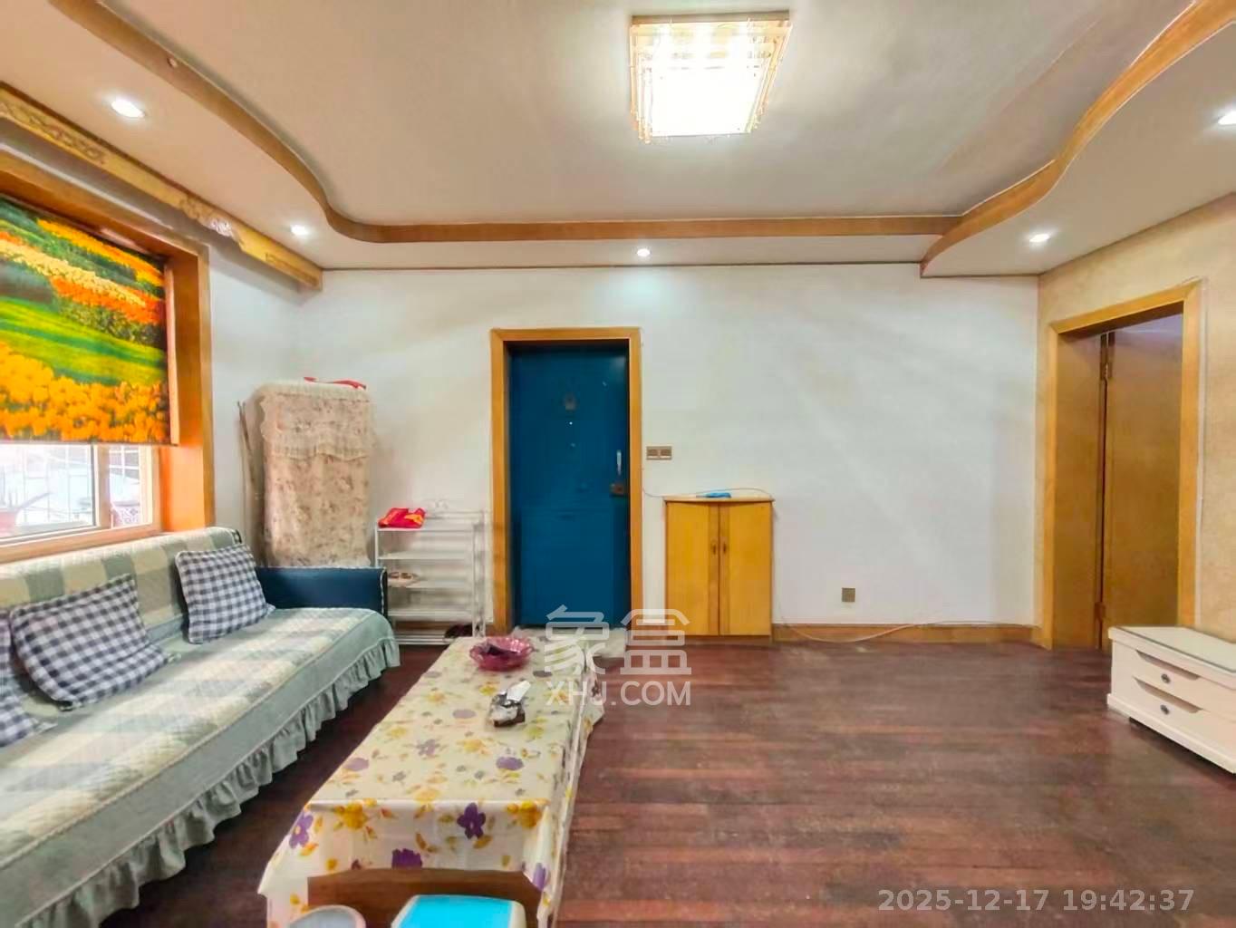 长钢社区（半边山宿舍区）  2室1厅1卫    1700.0元/月