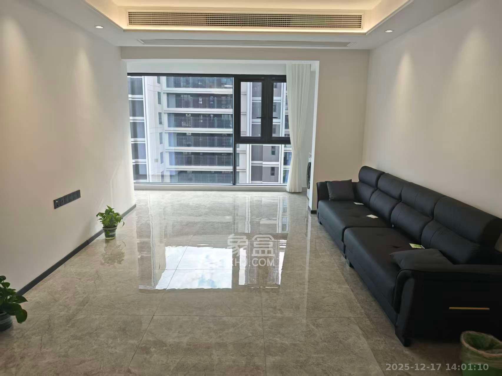 德奥上河城章  3室2厅2卫    3700.0元/月