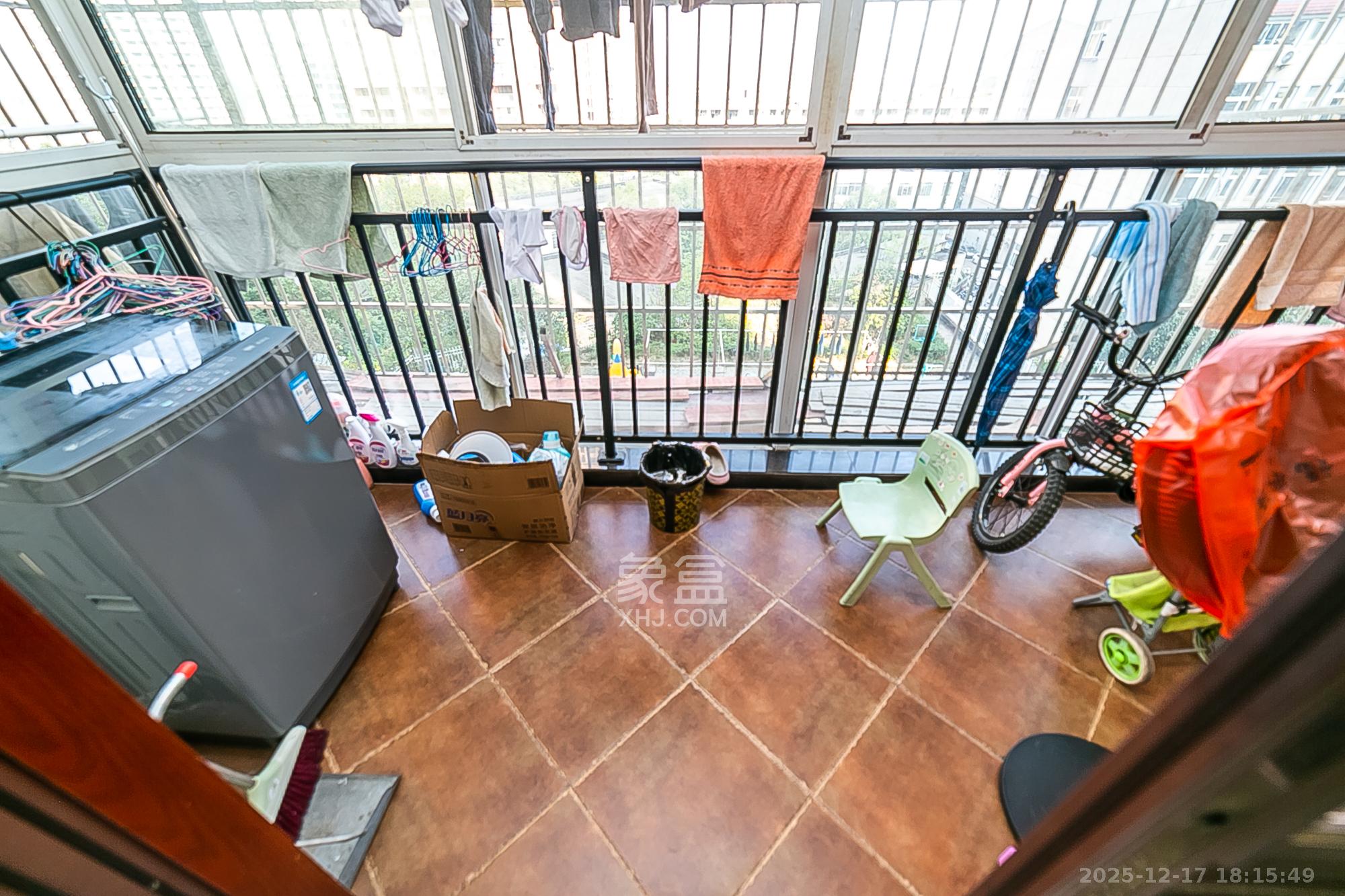 金碧文华  4室2厅2卫    108.0万阳台