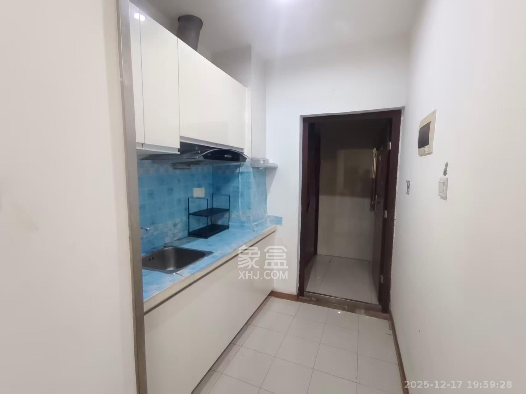 阳光100三期  1室1厅1卫    1700.0元/月