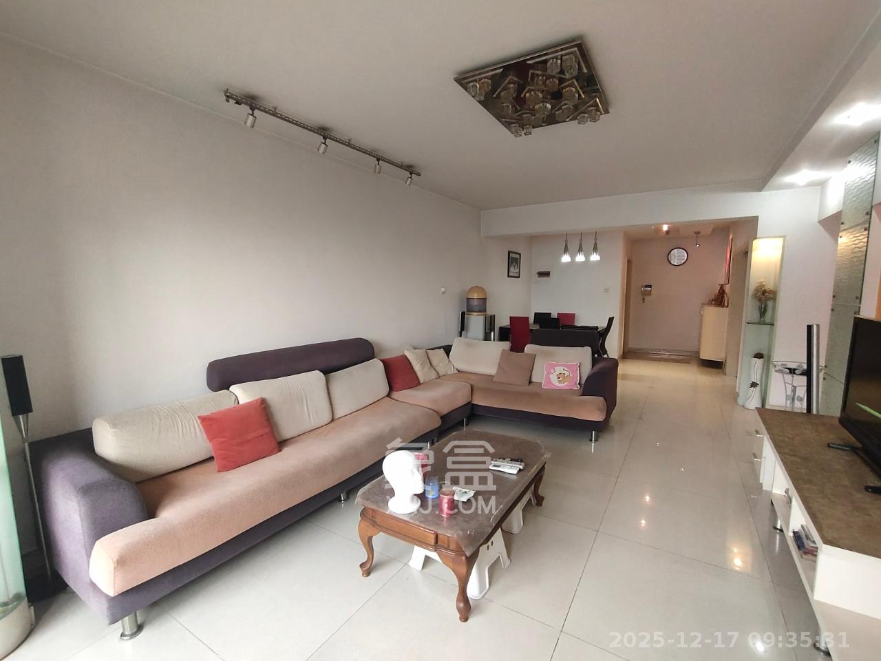 裕南大厦  3室2厅2卫    2700.0元/月