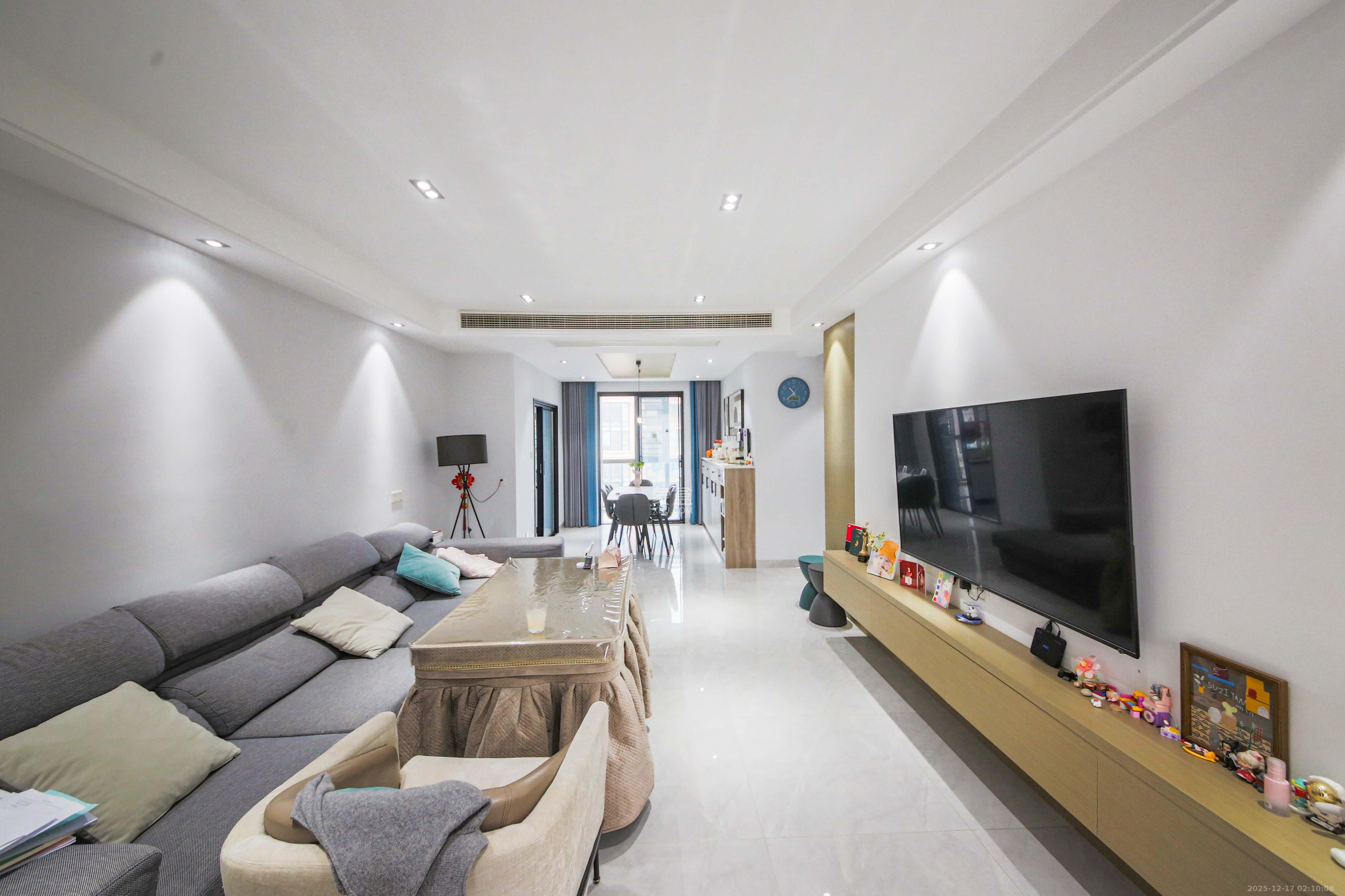 星城荣域  3室2厅2卫    165.0万