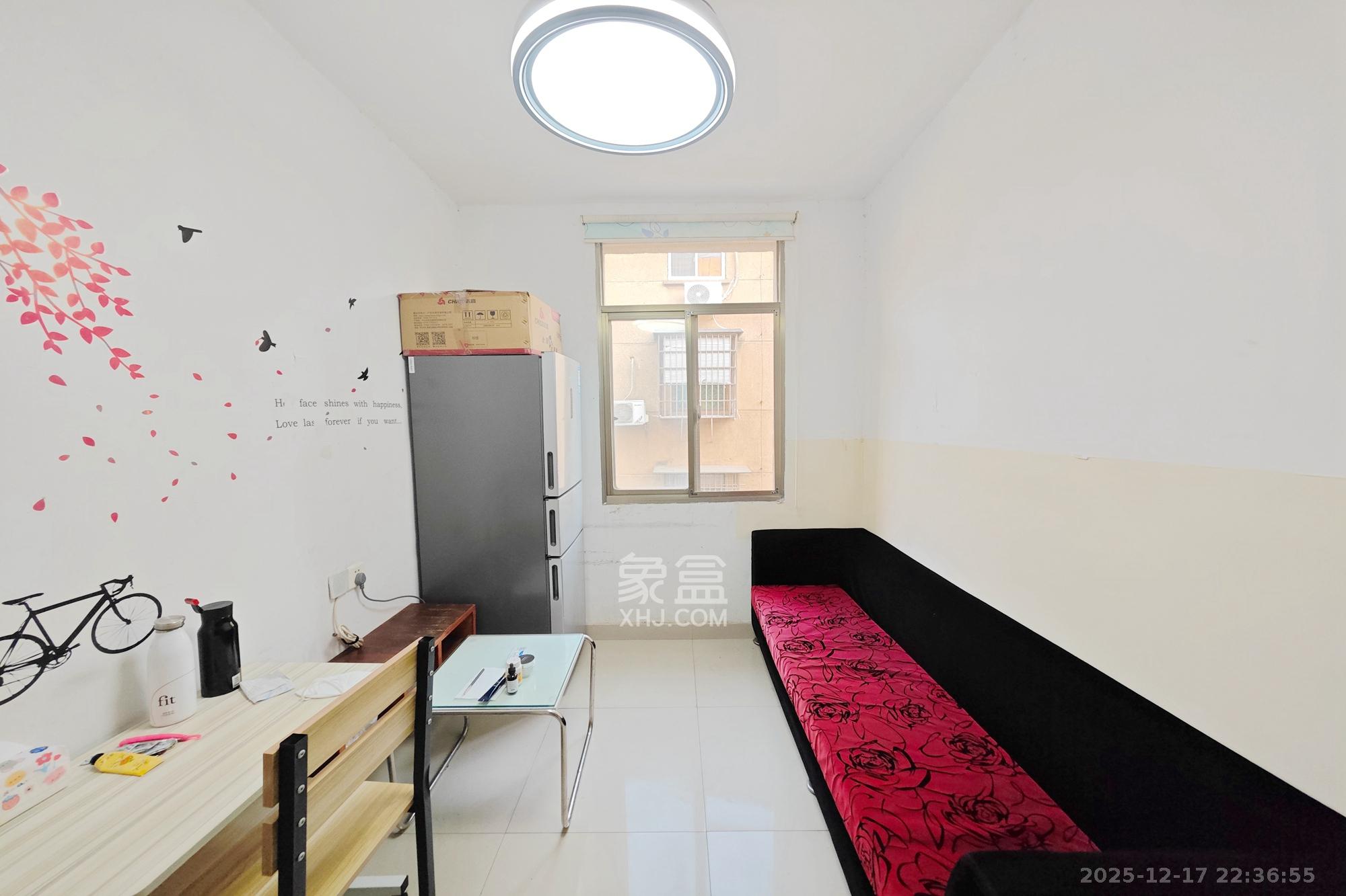 泡沫塑料厂宿舍  1室1厅1卫    27.5万