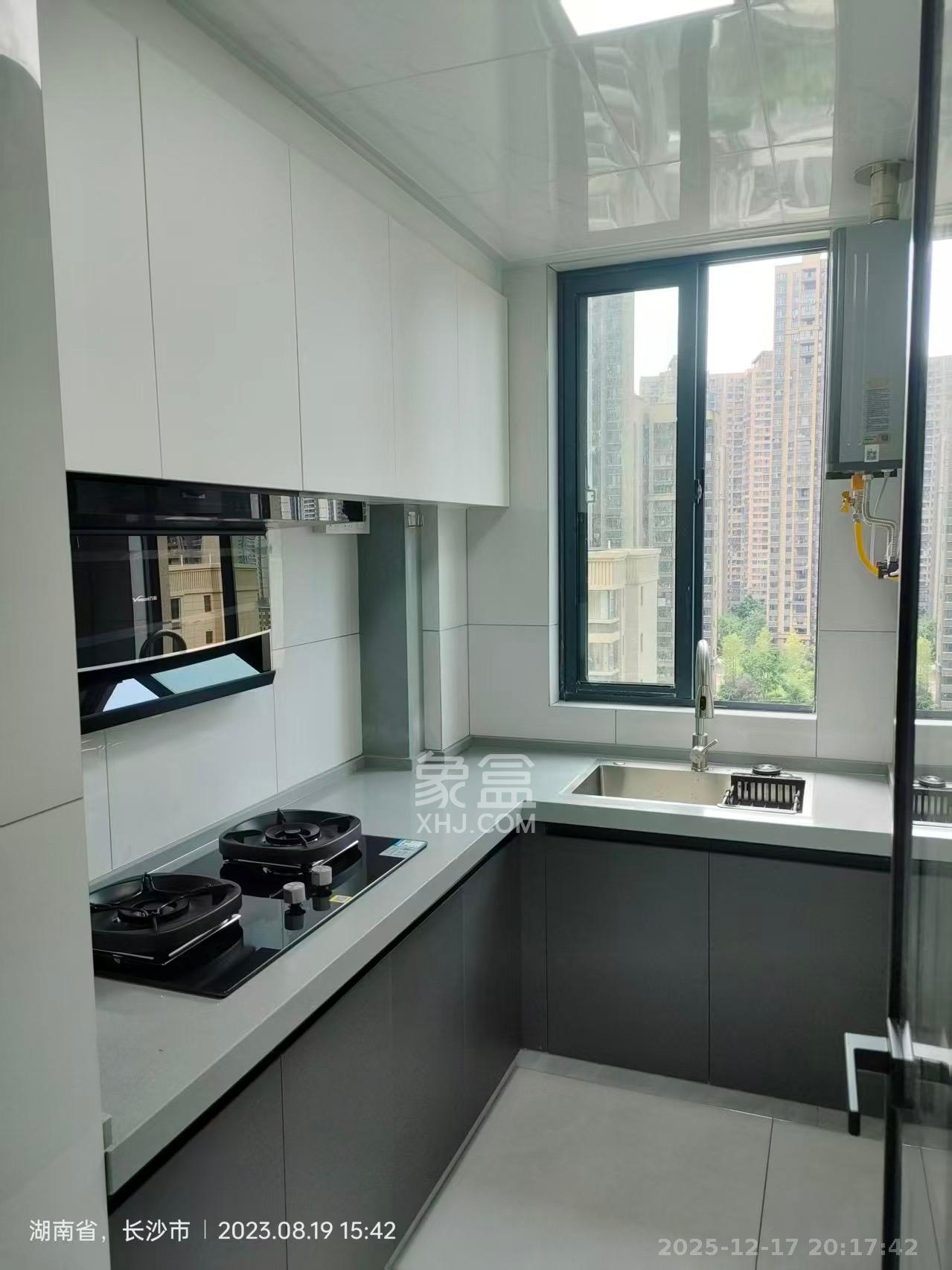 明发阅江悦府二期  3室2厅2卫    2800.0元/月