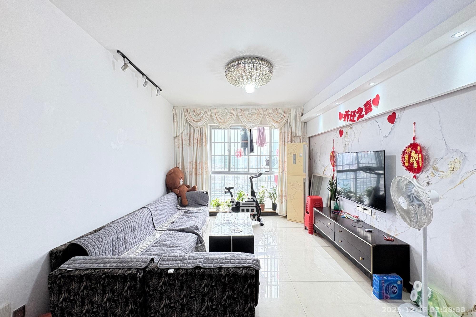 君临国际  3室2厅2卫    5000.0元/月