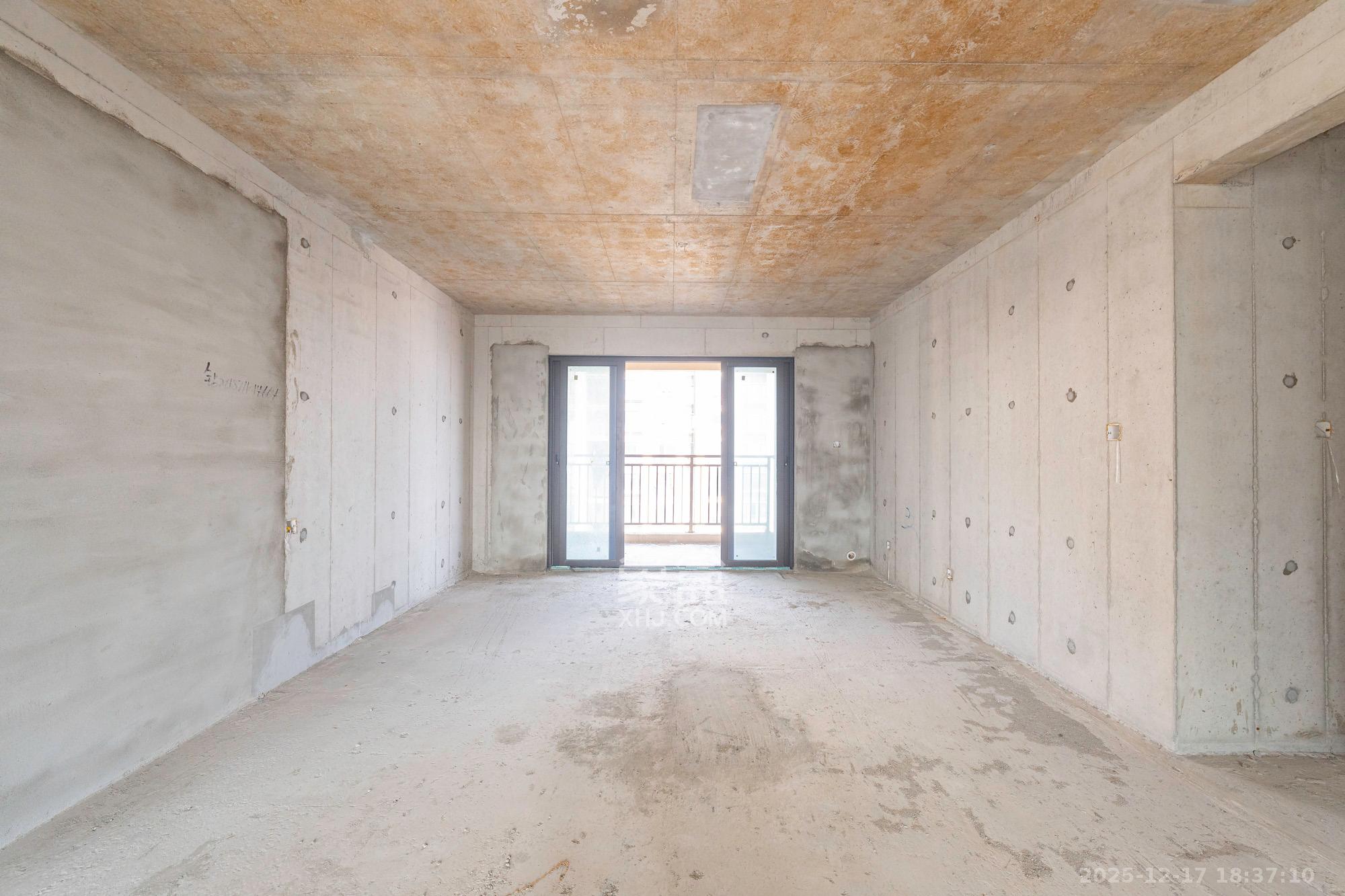 映悦星府  5室2厅2卫    100.0万