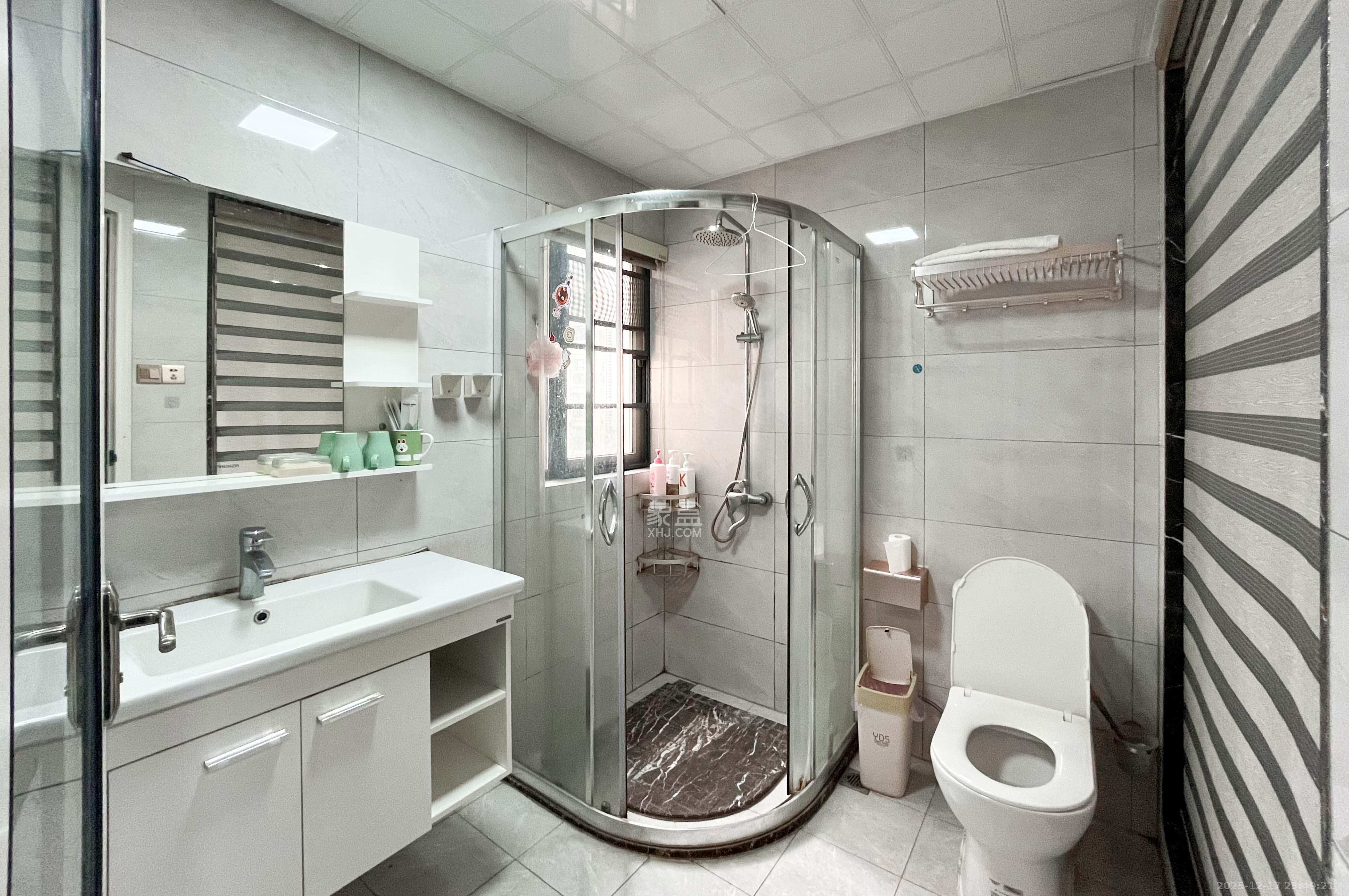 中建梅溪湖中心  4室2厅2卫    192.0万卫生间