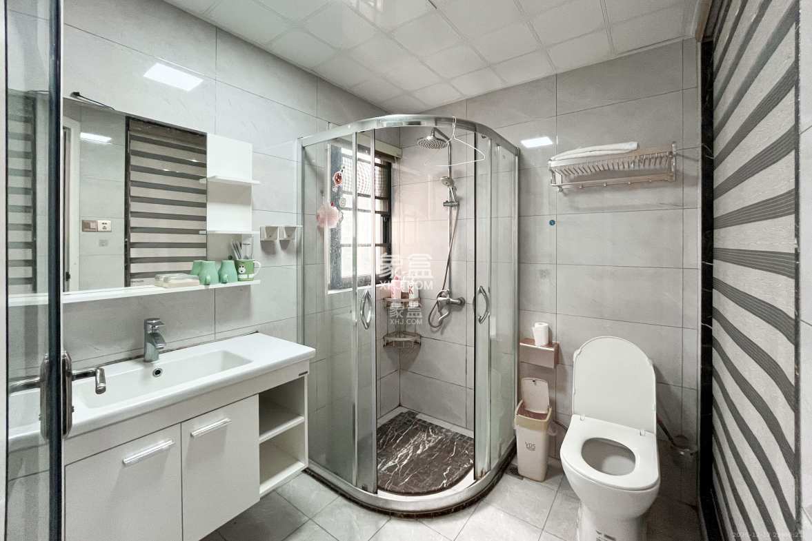 中建梅溪湖中心 4室2厅2卫 192.0万 中建梅溪湖中心 4室2厅2卫 192.0万卫生间