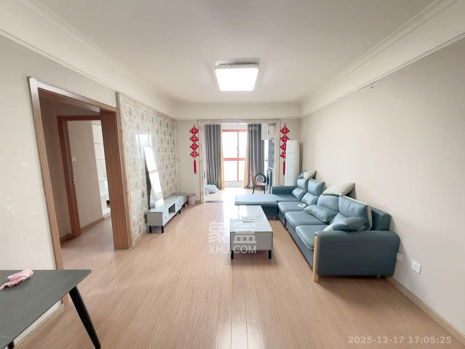 麓谷小镇  3室2厅1卫    2300.0元/月