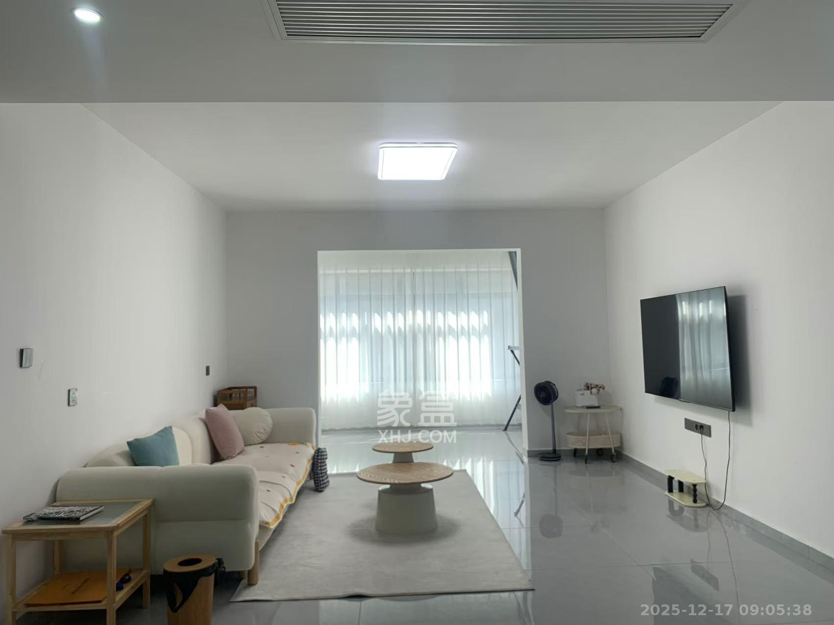 复地崑玉国际一期  3室2厅2卫    6500.0元/月