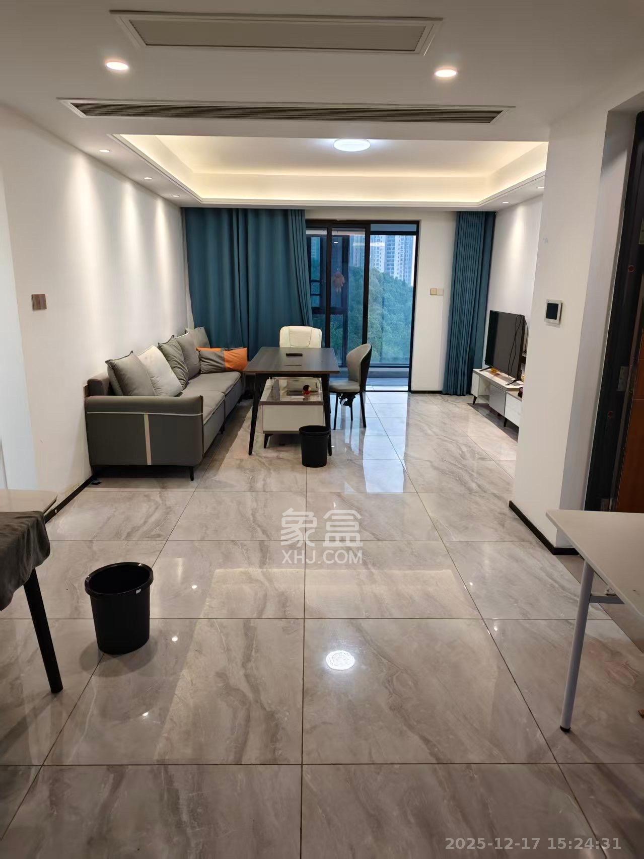 金基芳华  4室2厅2卫    2800.0元/月