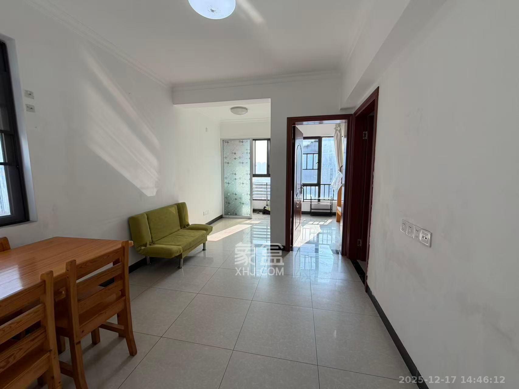 合能洋湖公馆  2室2厅1卫    2000.0元/月