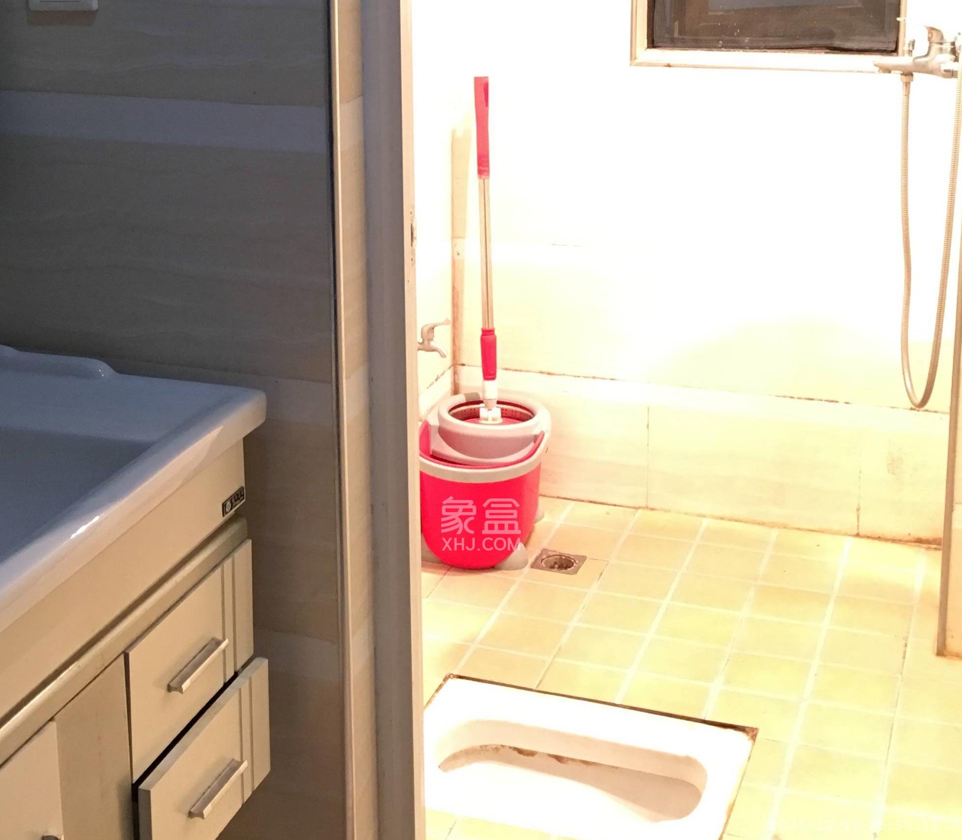 铂宫  1室1厅1卫    2600.0元/月