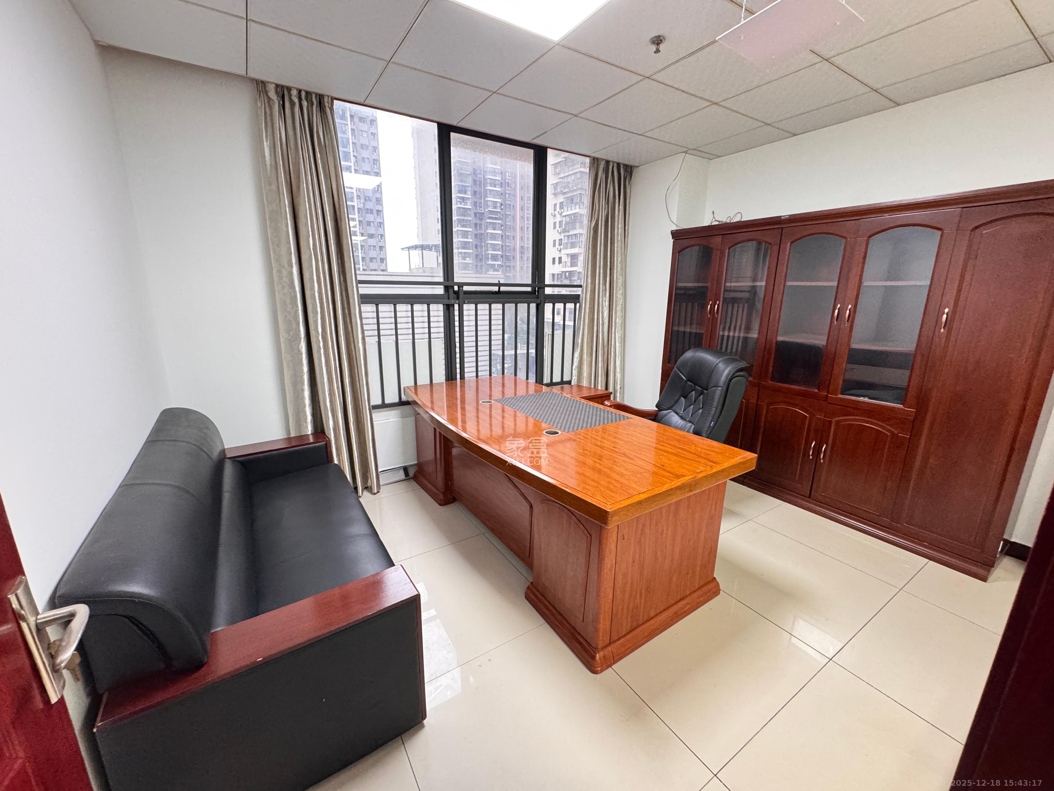 新长海广场   332.0㎡      11000.0元/月室内图