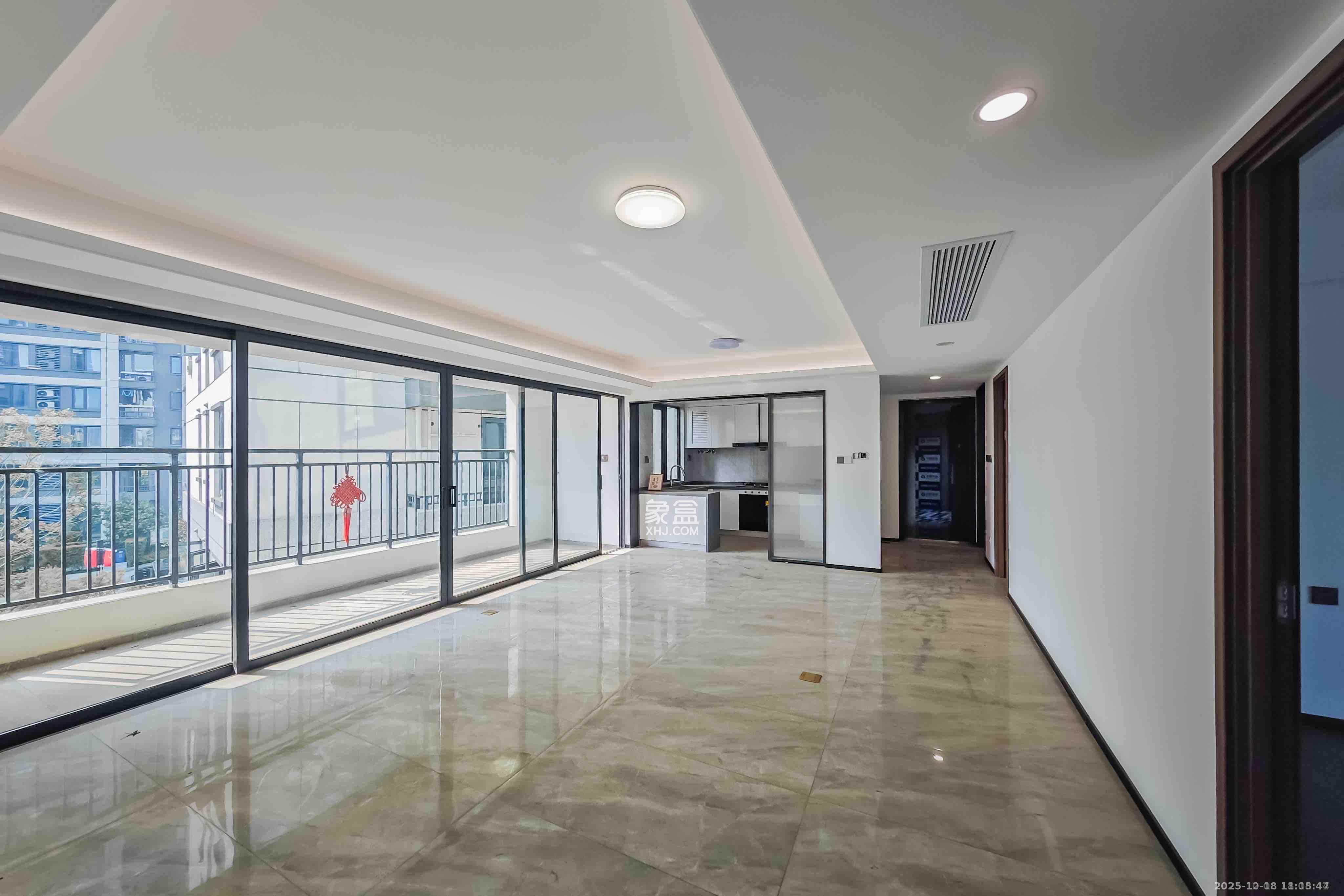 金茂越秀雨花金茂智慧科学城  4室2厅2卫    3500.0元/月