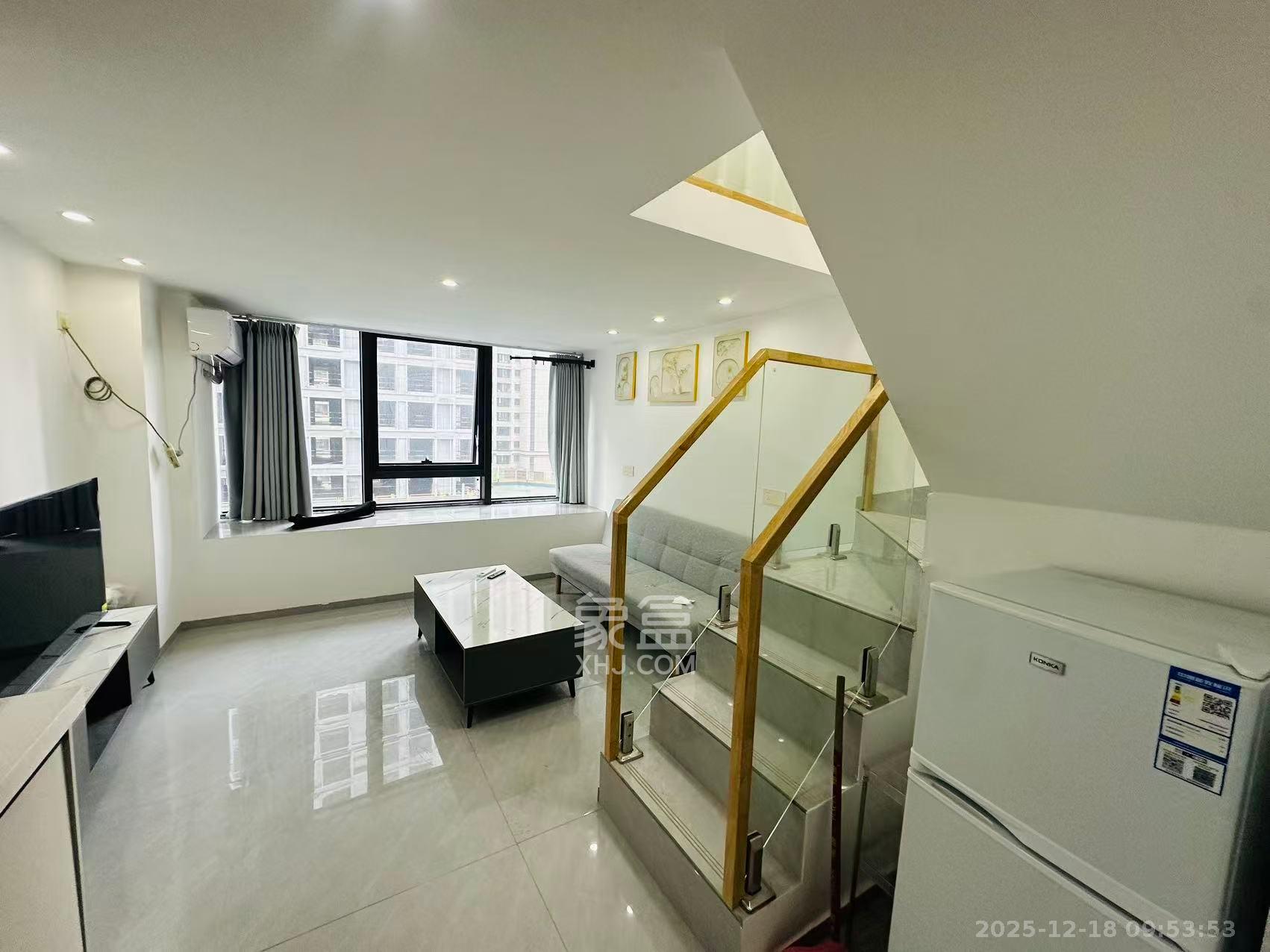 龙湖铂金岛 2室2厅1卫 2100.0元/月 龙湖铂金岛 2室2厅1卫 2100.0元/月室内图