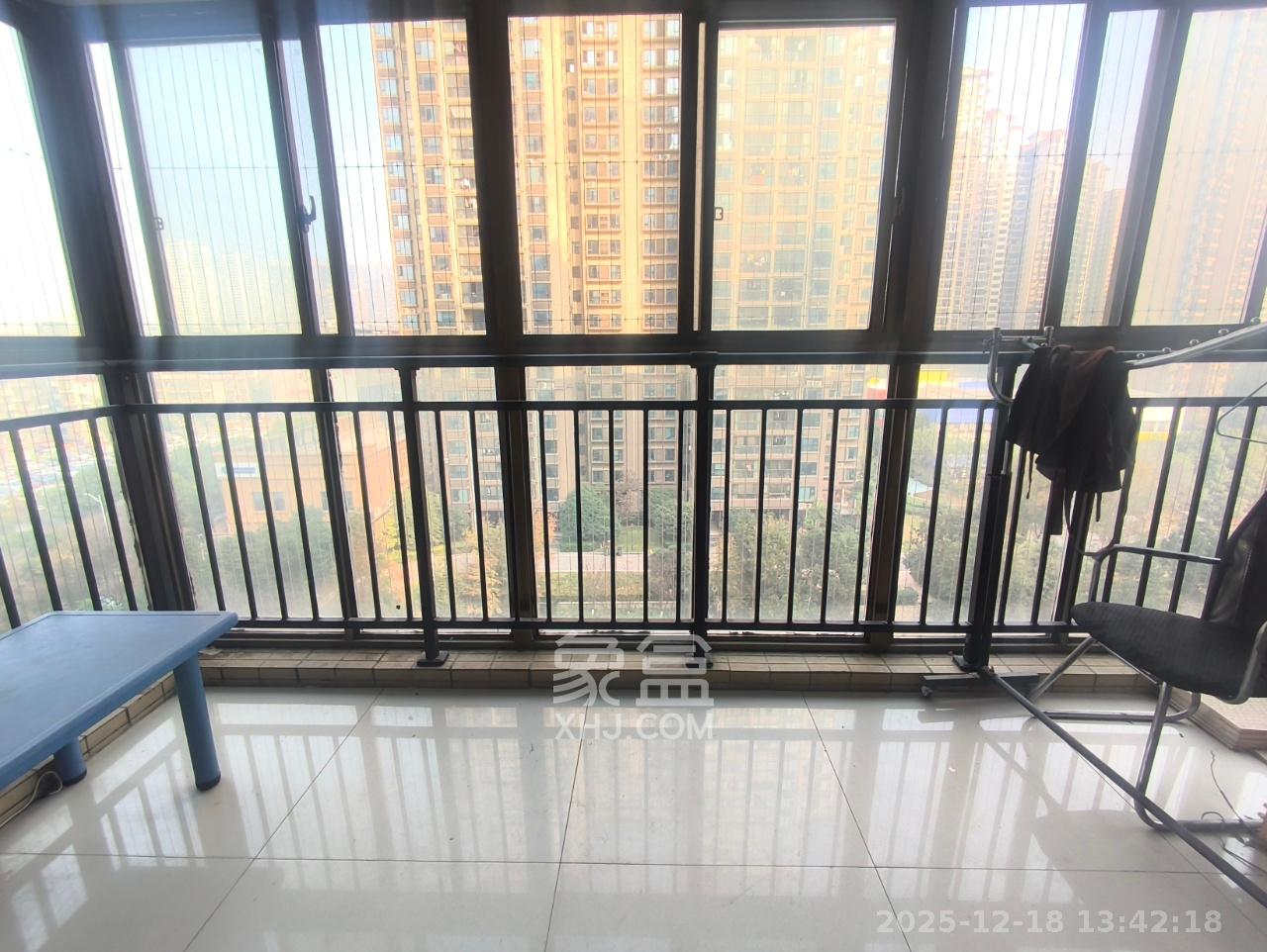 江山帝景哈佛  3室2厅1卫    1800.0元/月