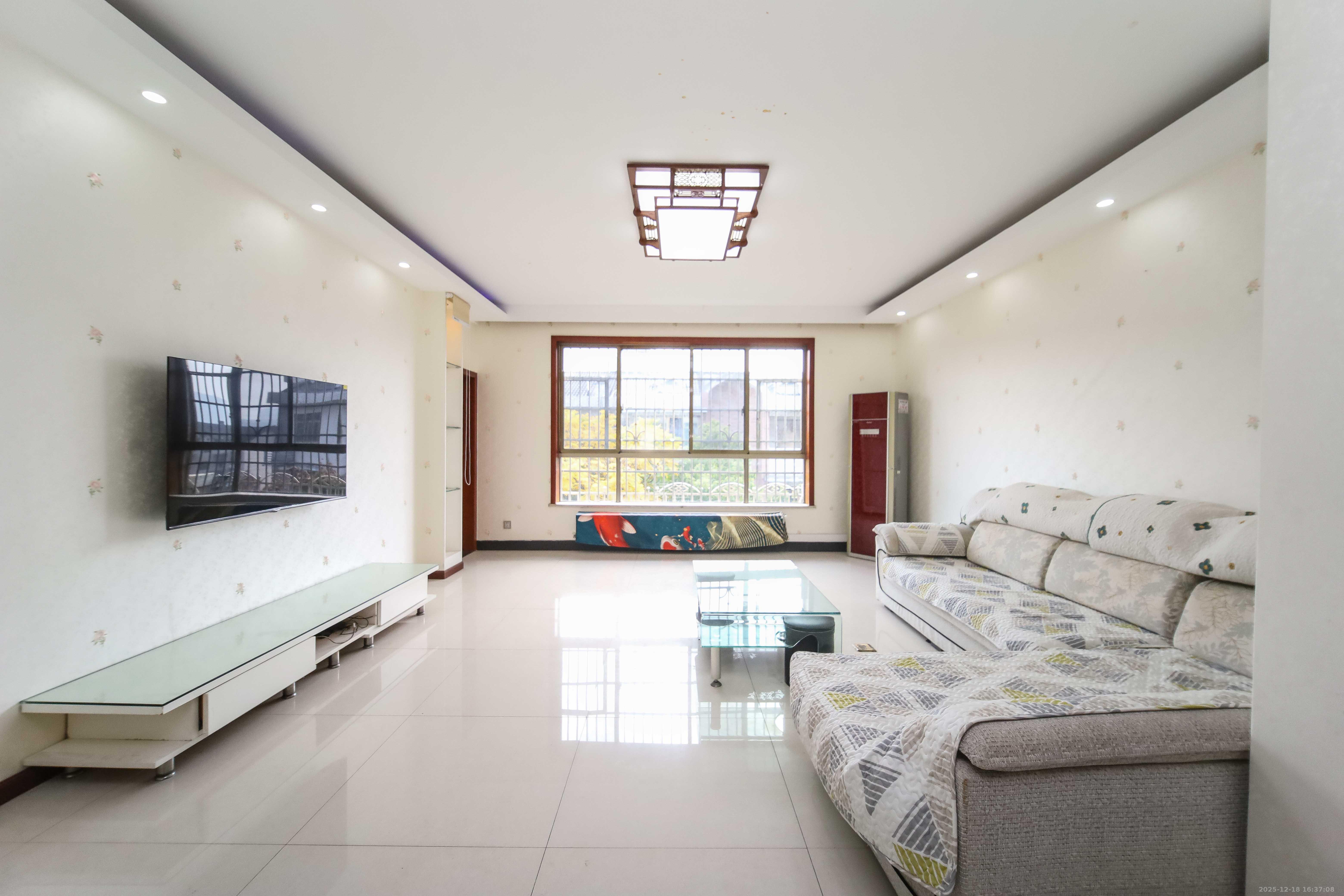 芙蓉公寓  3室2厅2卫    110.0万