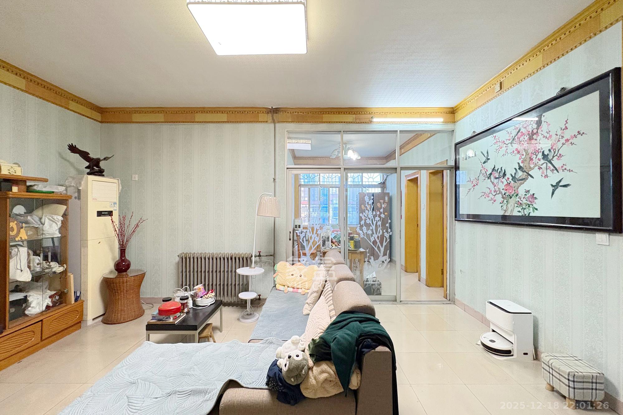 省政府机关二院  4室2厅1卫    192.8万