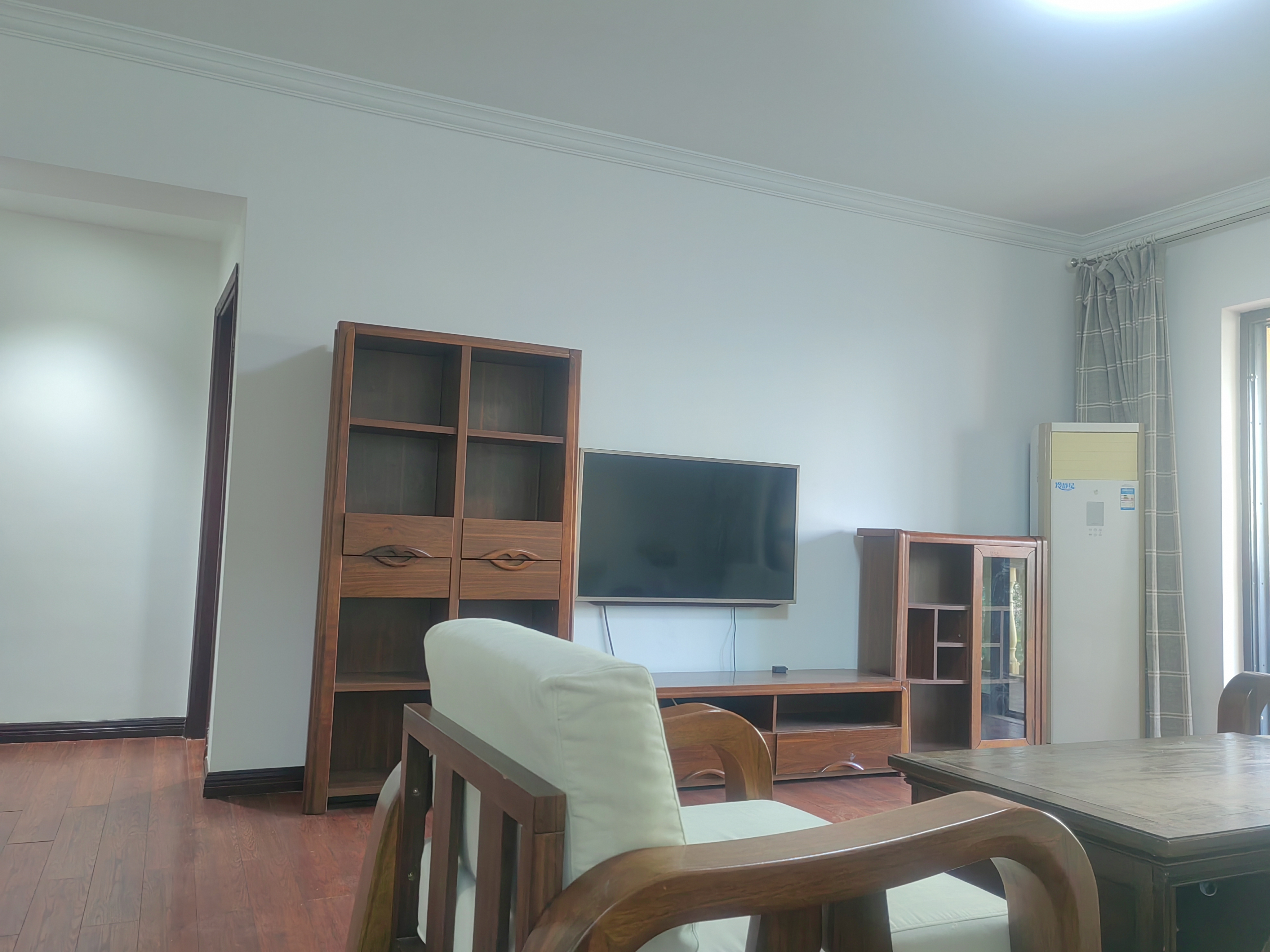 滨海豪庭  3室2厅1卫    220.0万