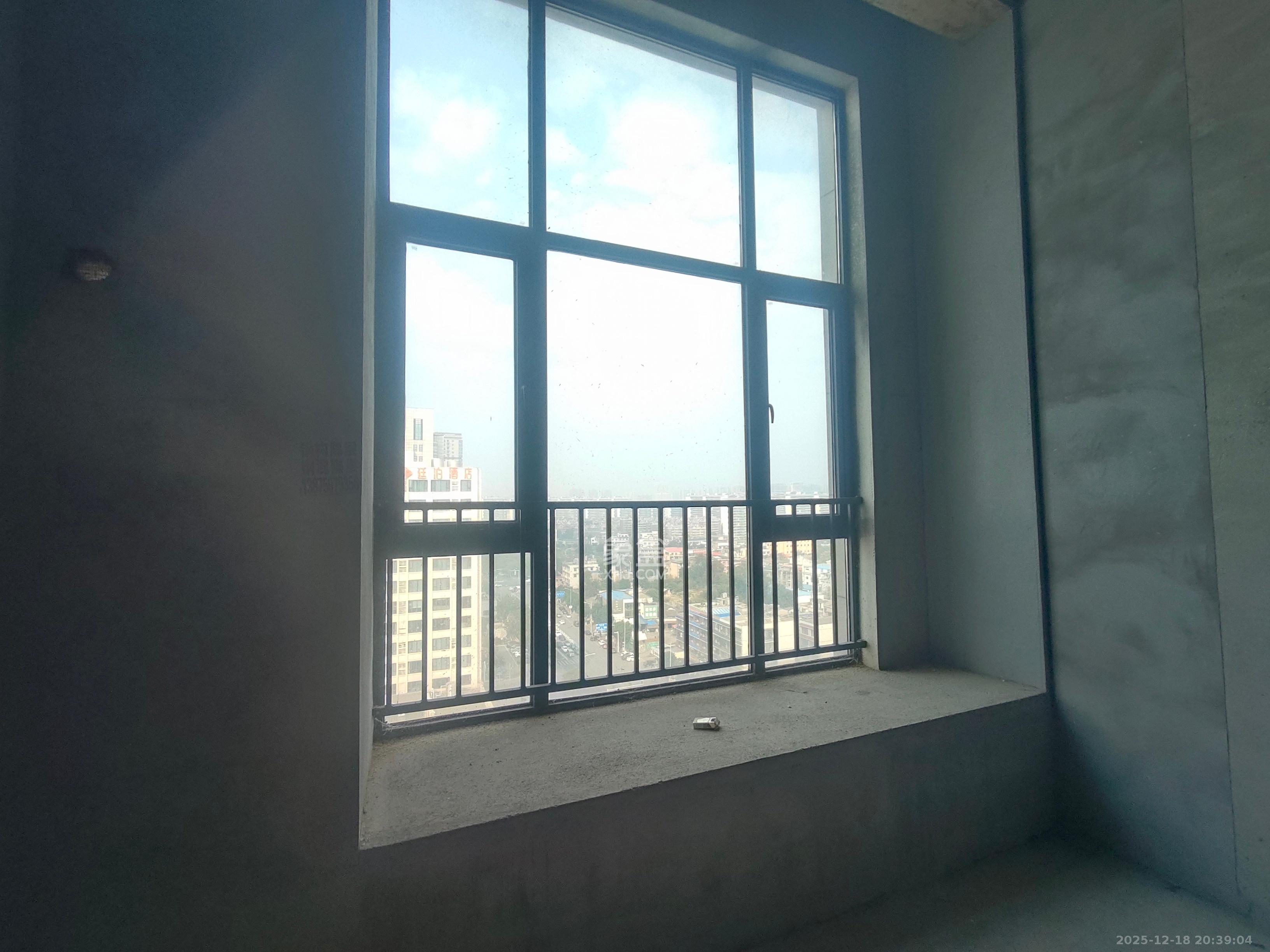 梅溪湖家居建材城  2室2厅1卫    1500.0元/月