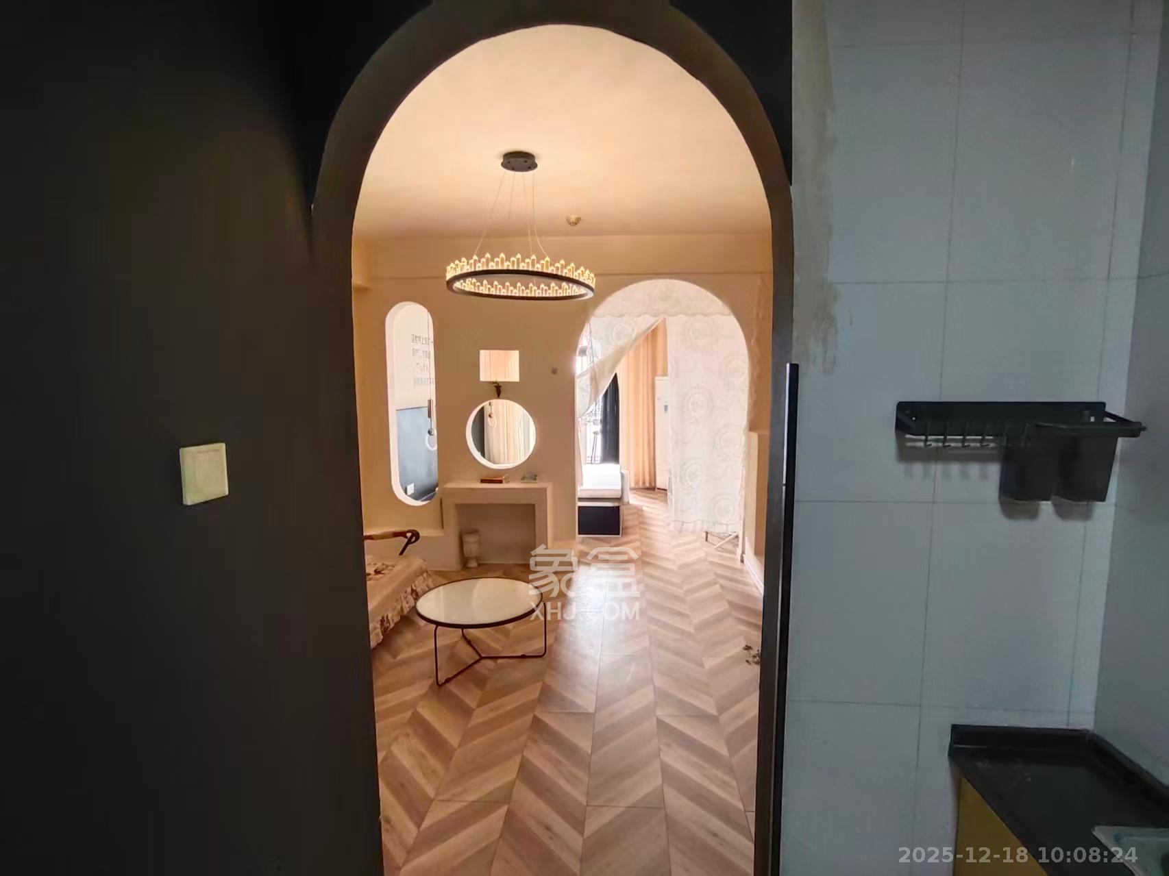 天心华庭  1室1厅1卫    1600.0元/月