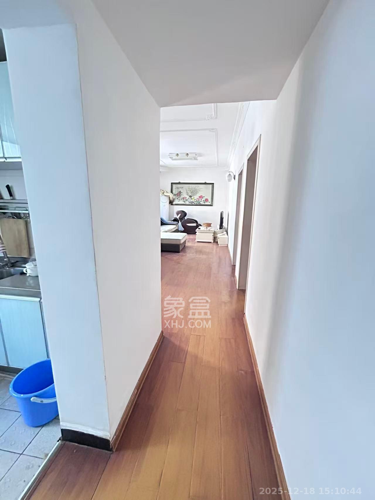 涂家冲社区（涂新小区、农商银行宿舍）  3室2厅1卫    2600.0元/月