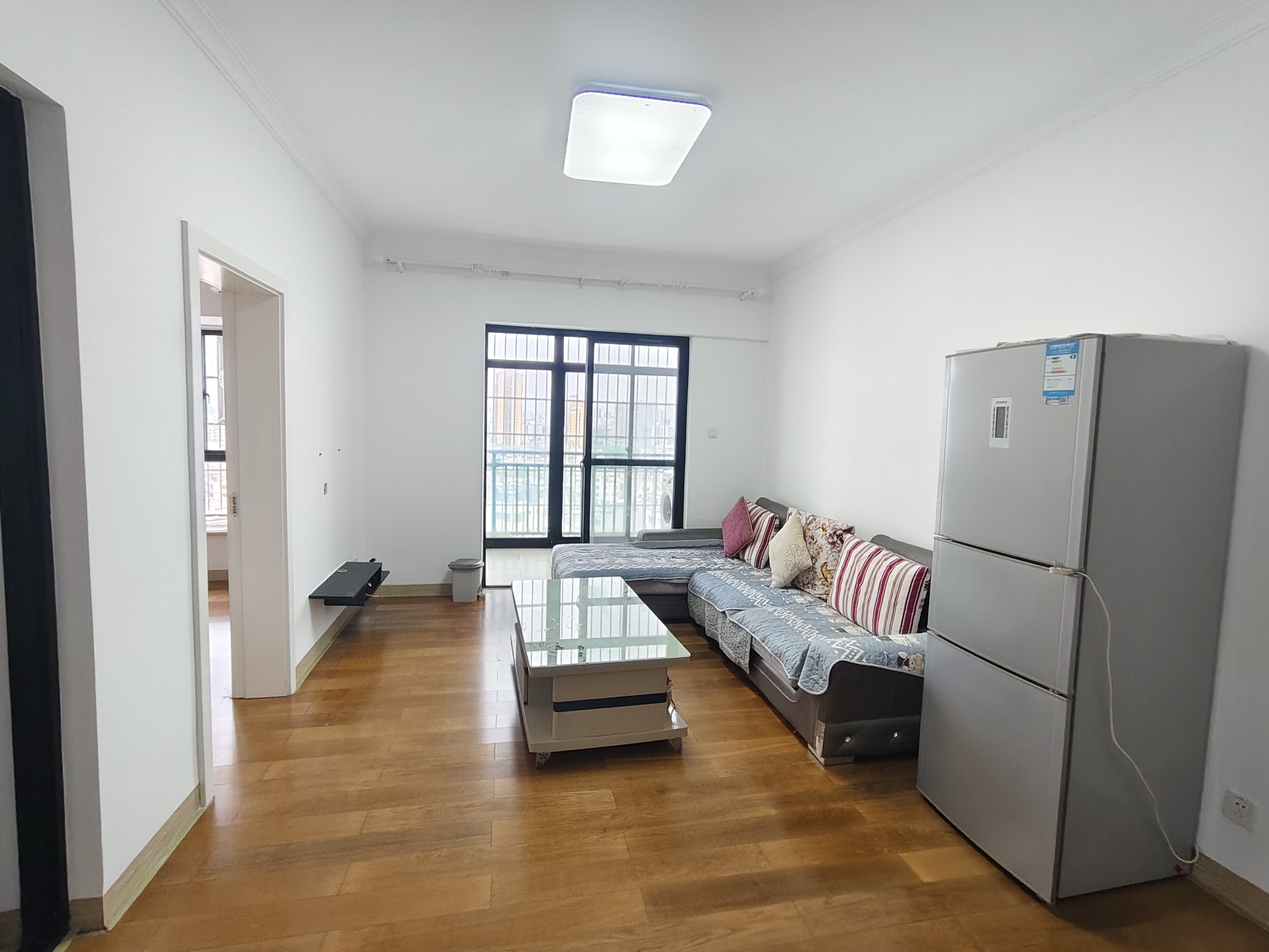 永升华府  2室1厅1卫    2400.0元/月