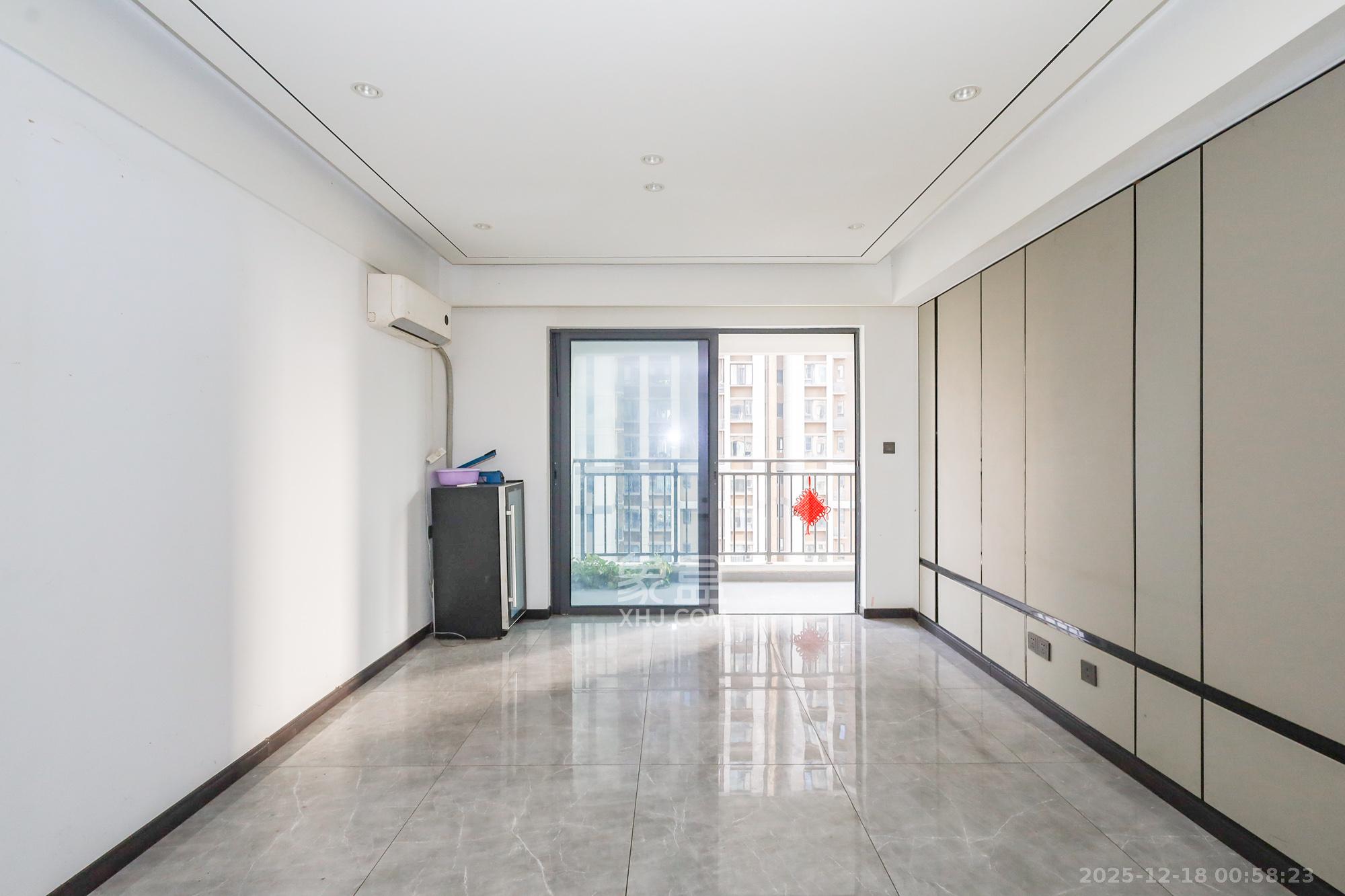 卓越中寰  3室2厅2卫    170.0万