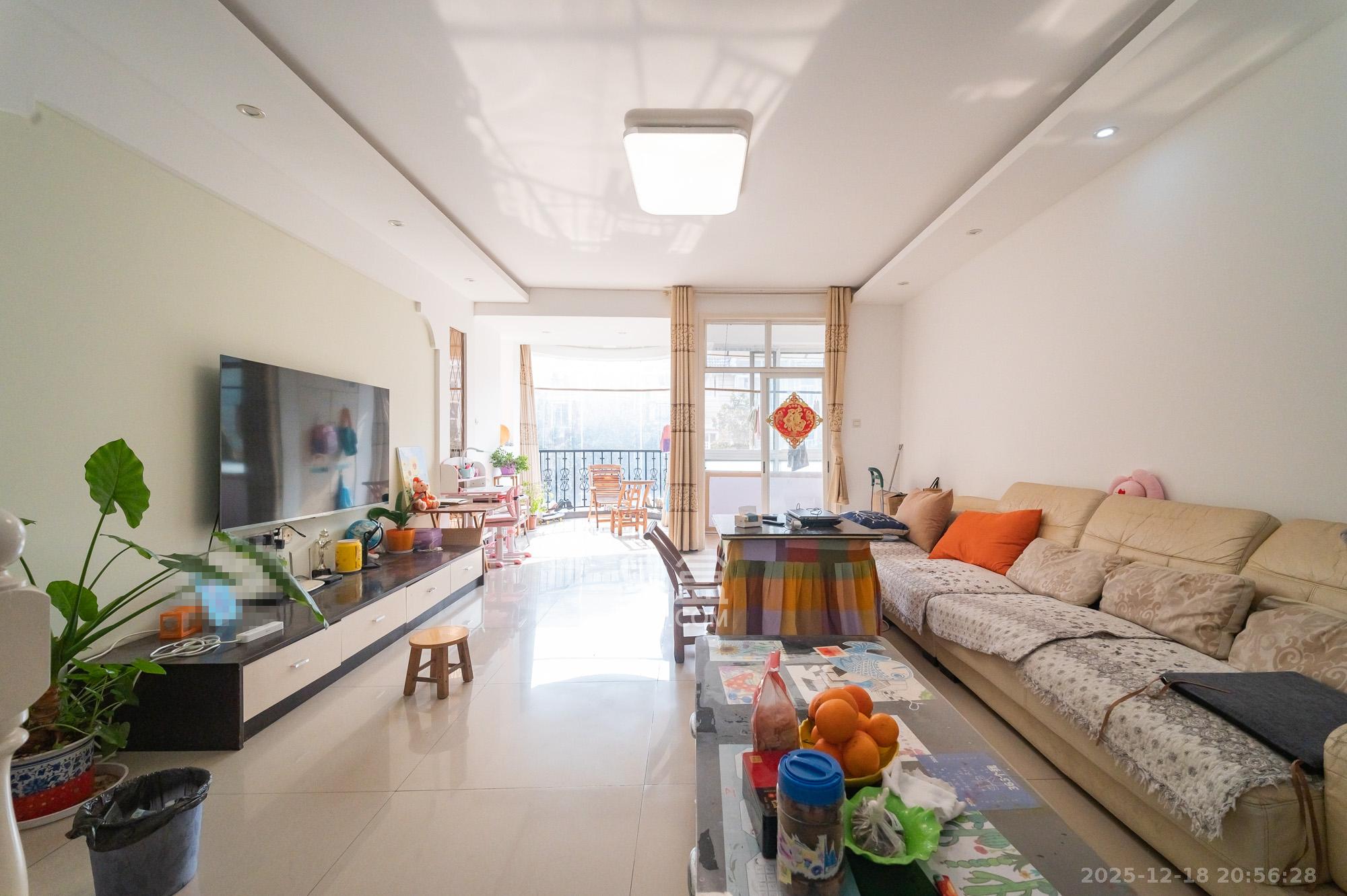 山水人家一二期  3室2厅2卫    72.0万