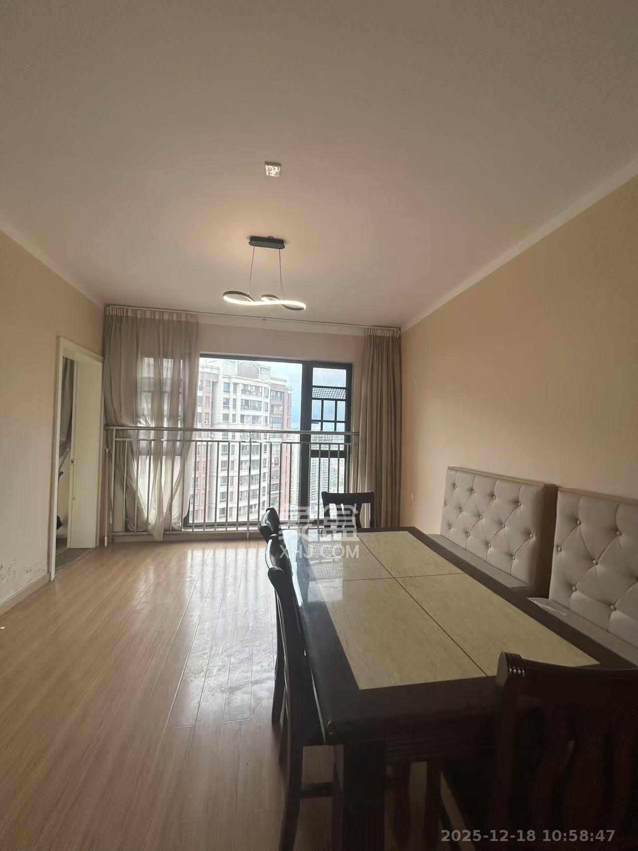 长沙雅居乐花园  4室2厅2卫    2500.0元/月