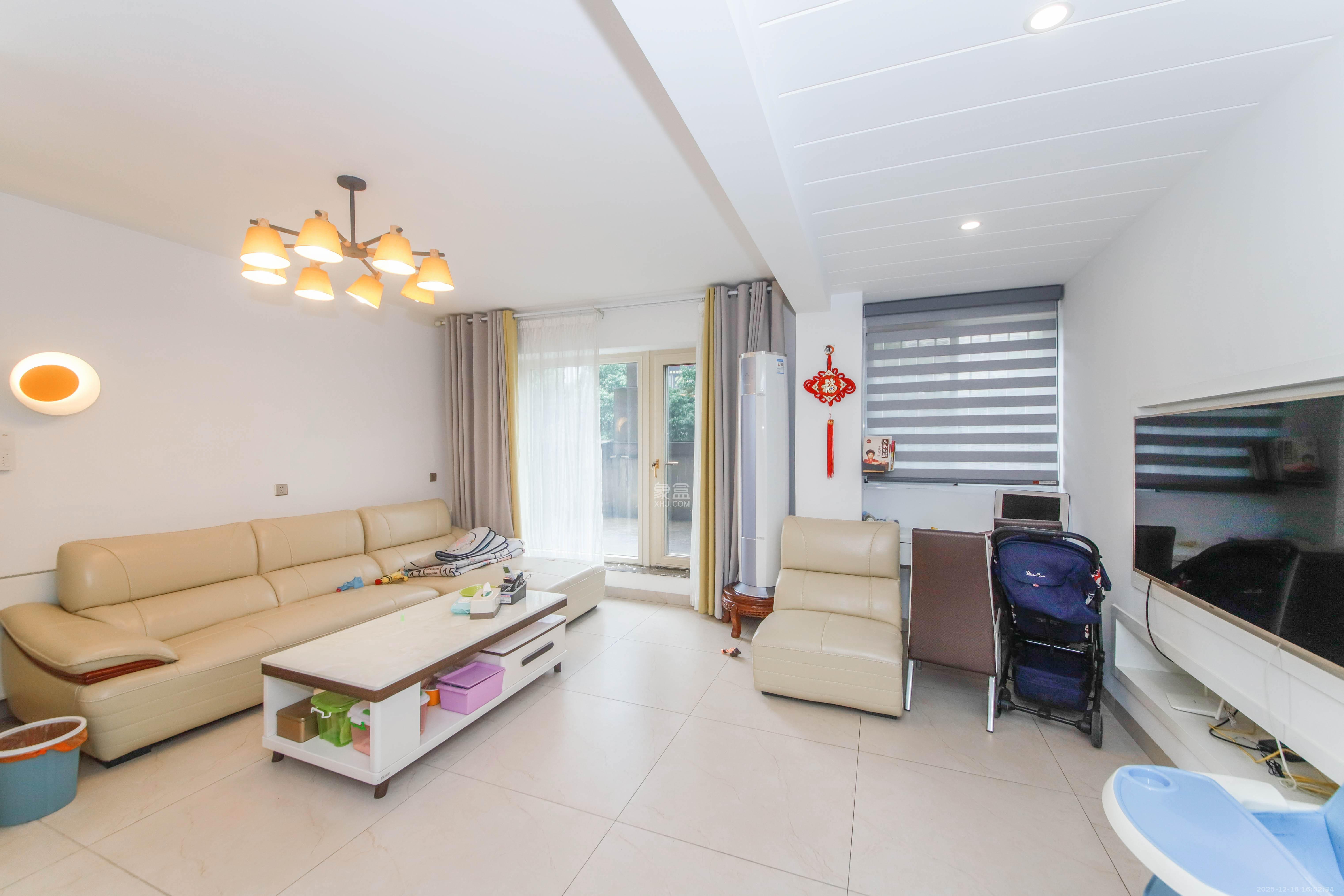 可可小城（麓谷可可小城)  2室2厅1卫    70.0万